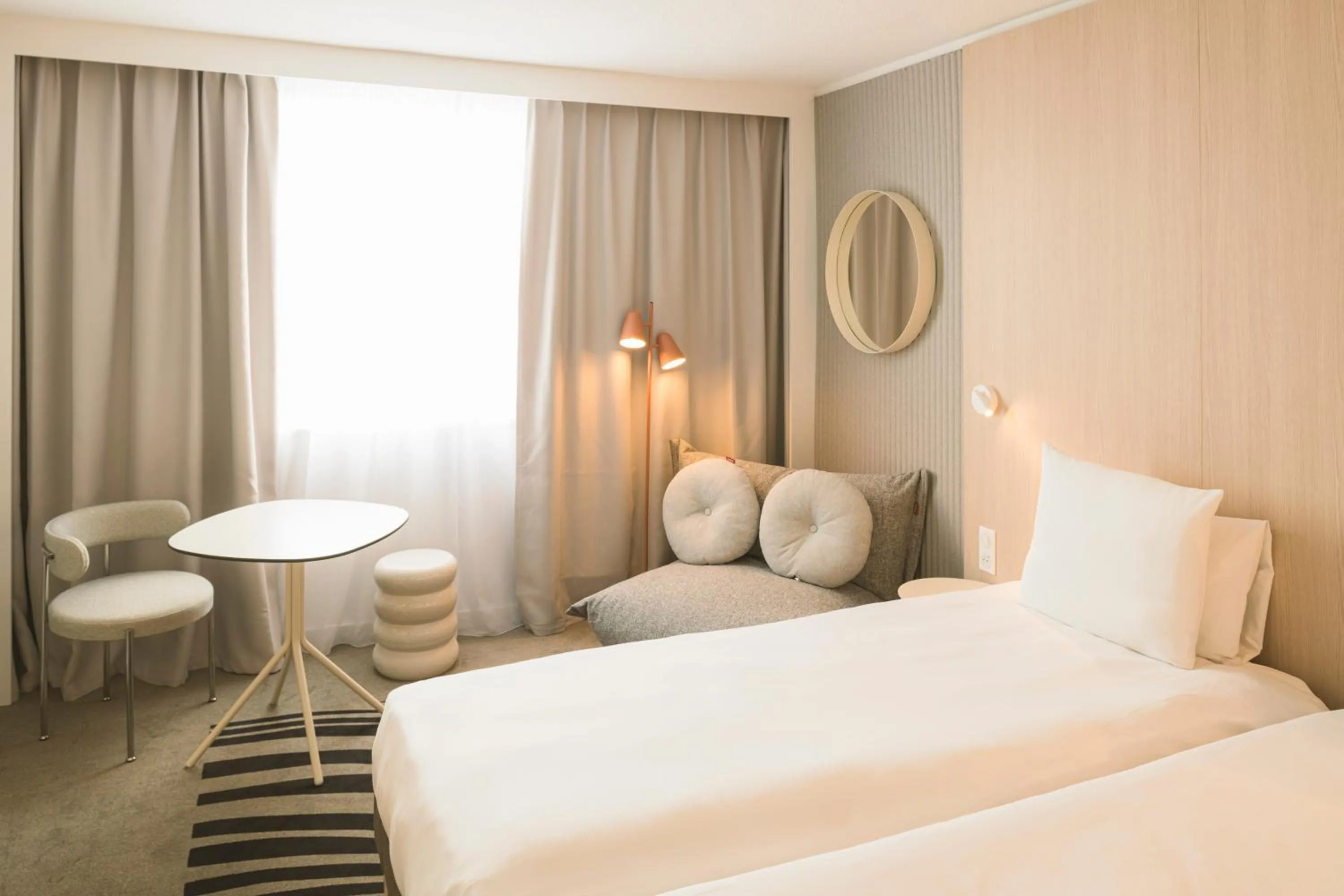 Bedroom, Bed in Novotel Bordeaux Lac