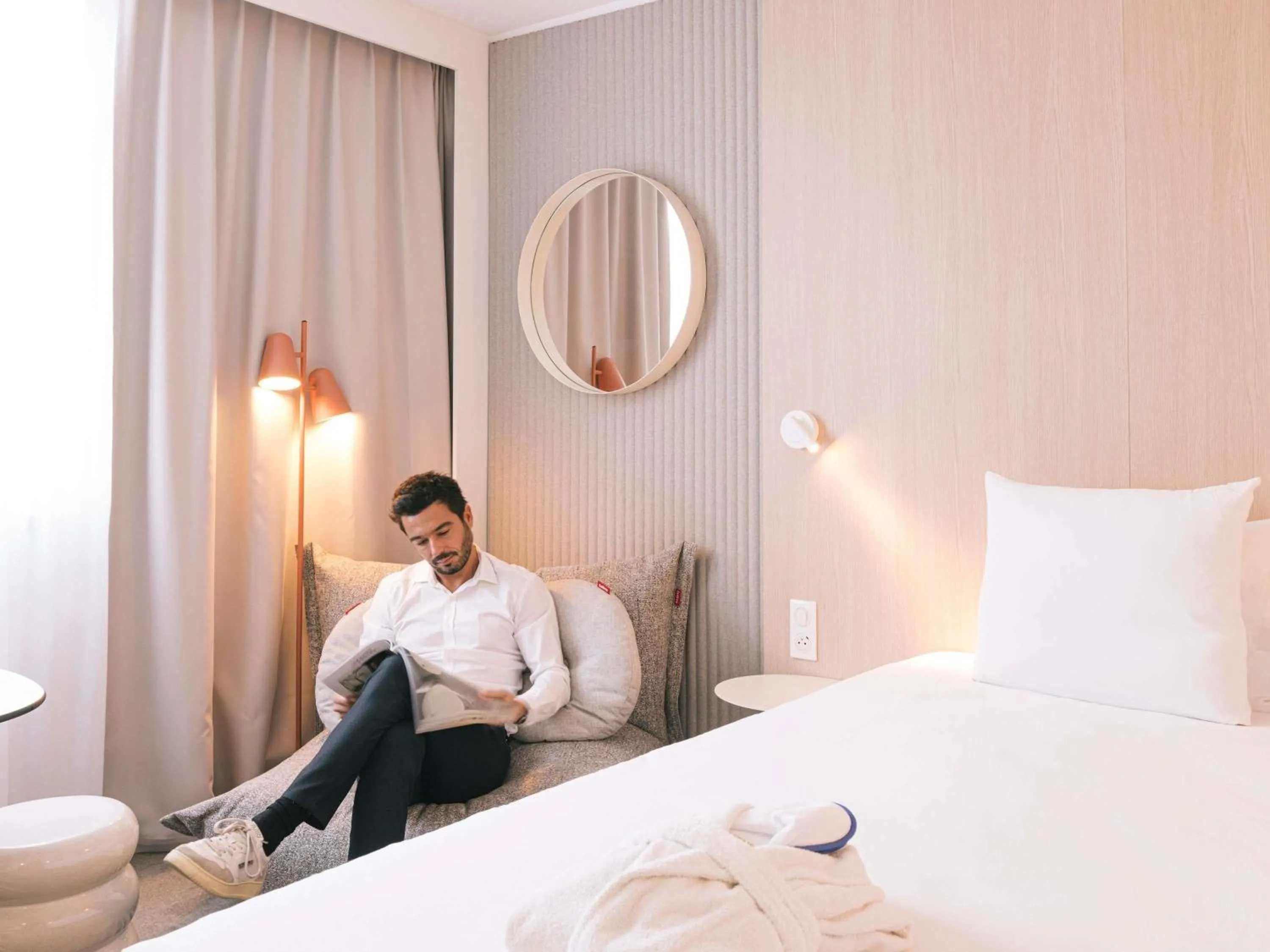 Bedroom, Bed in Novotel Bordeaux Lac