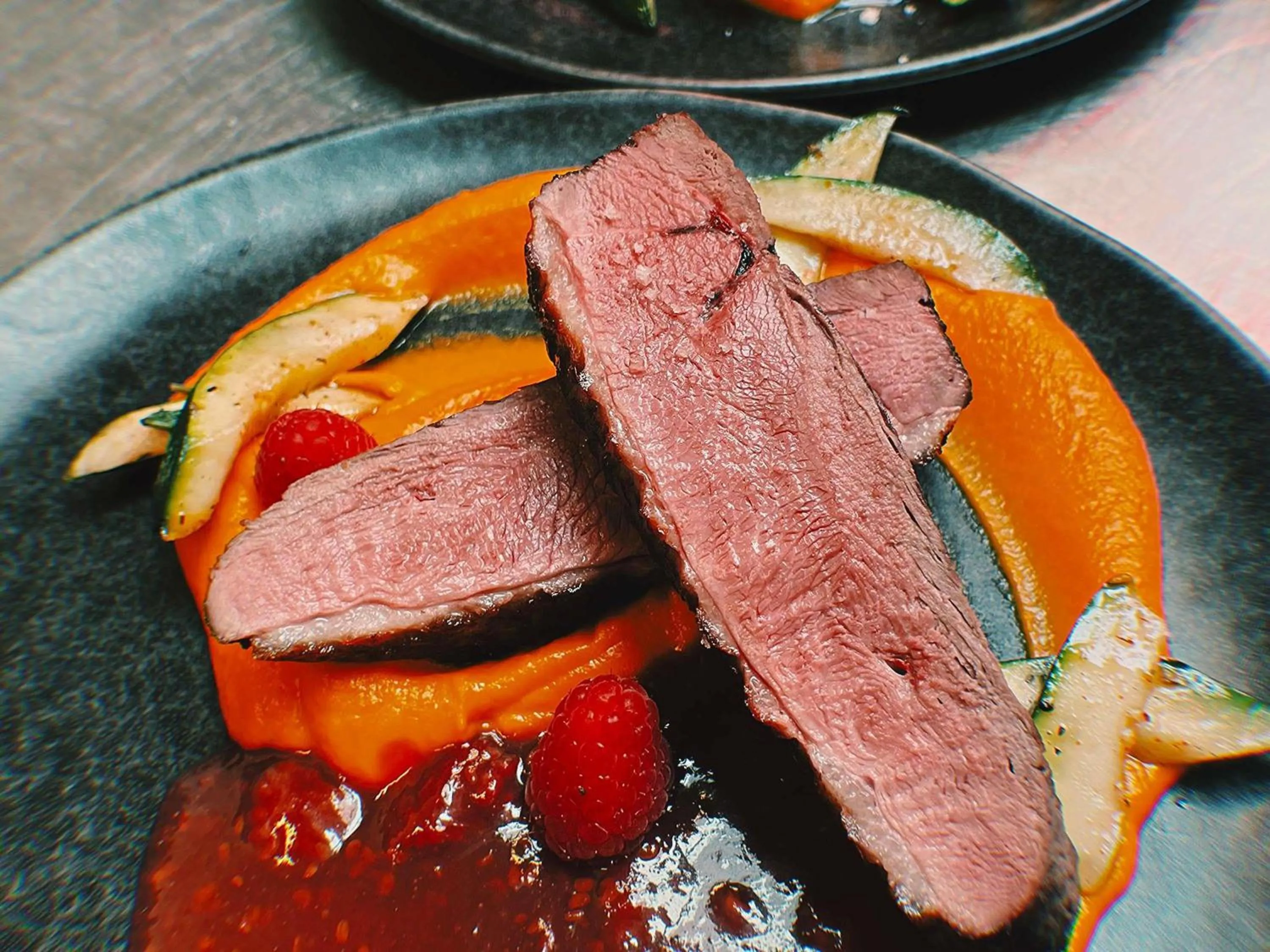 Restaurant/places to eat in Novotel Bordeaux Lac