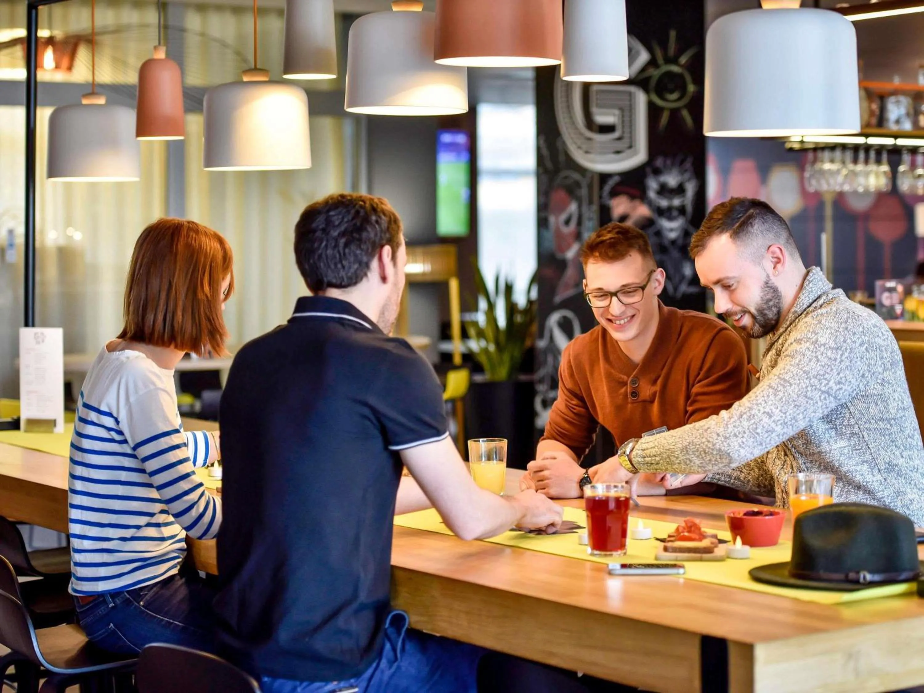Lounge or bar in Novotel Bordeaux Lac
