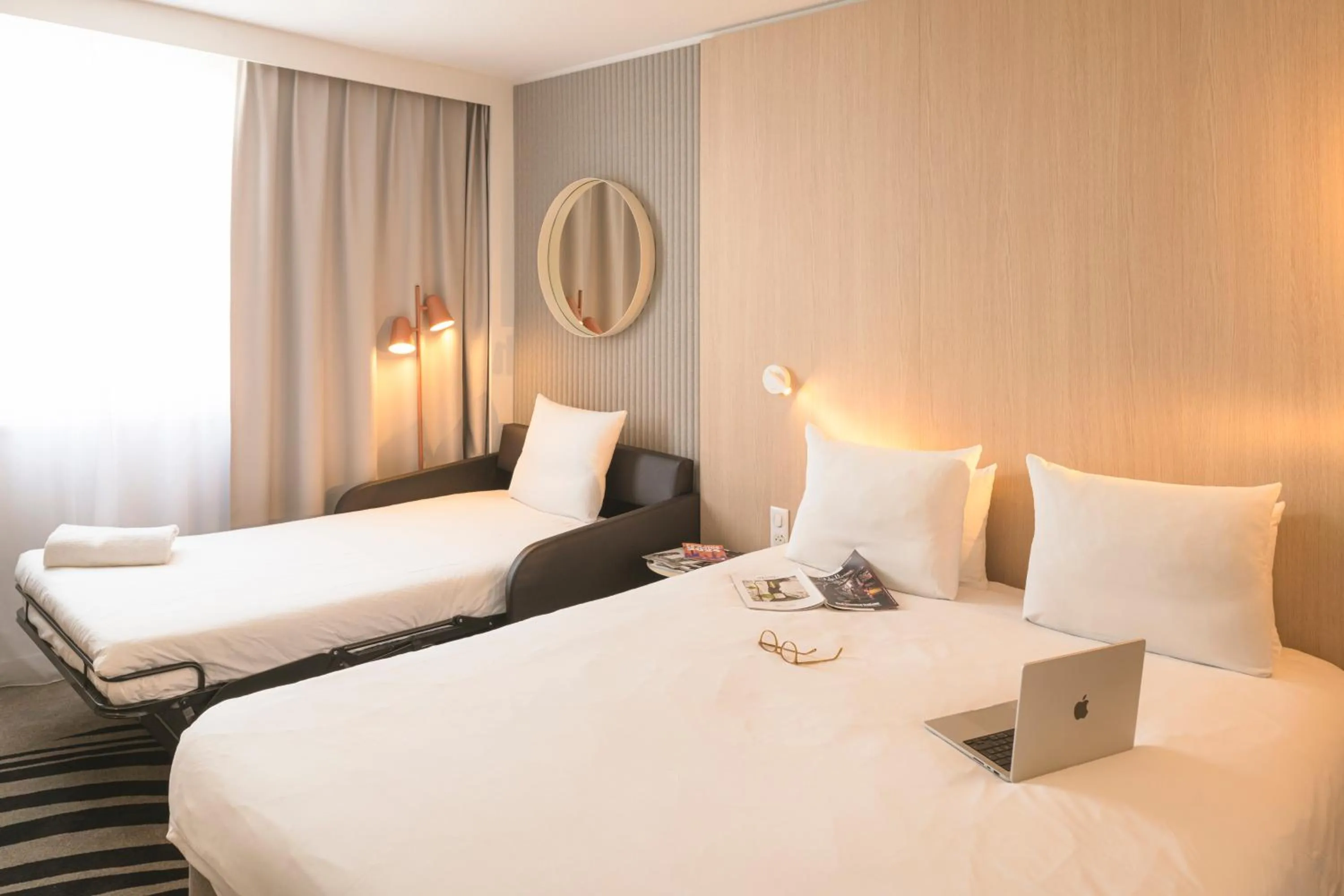 Bedroom, Bed in Novotel Bordeaux Lac