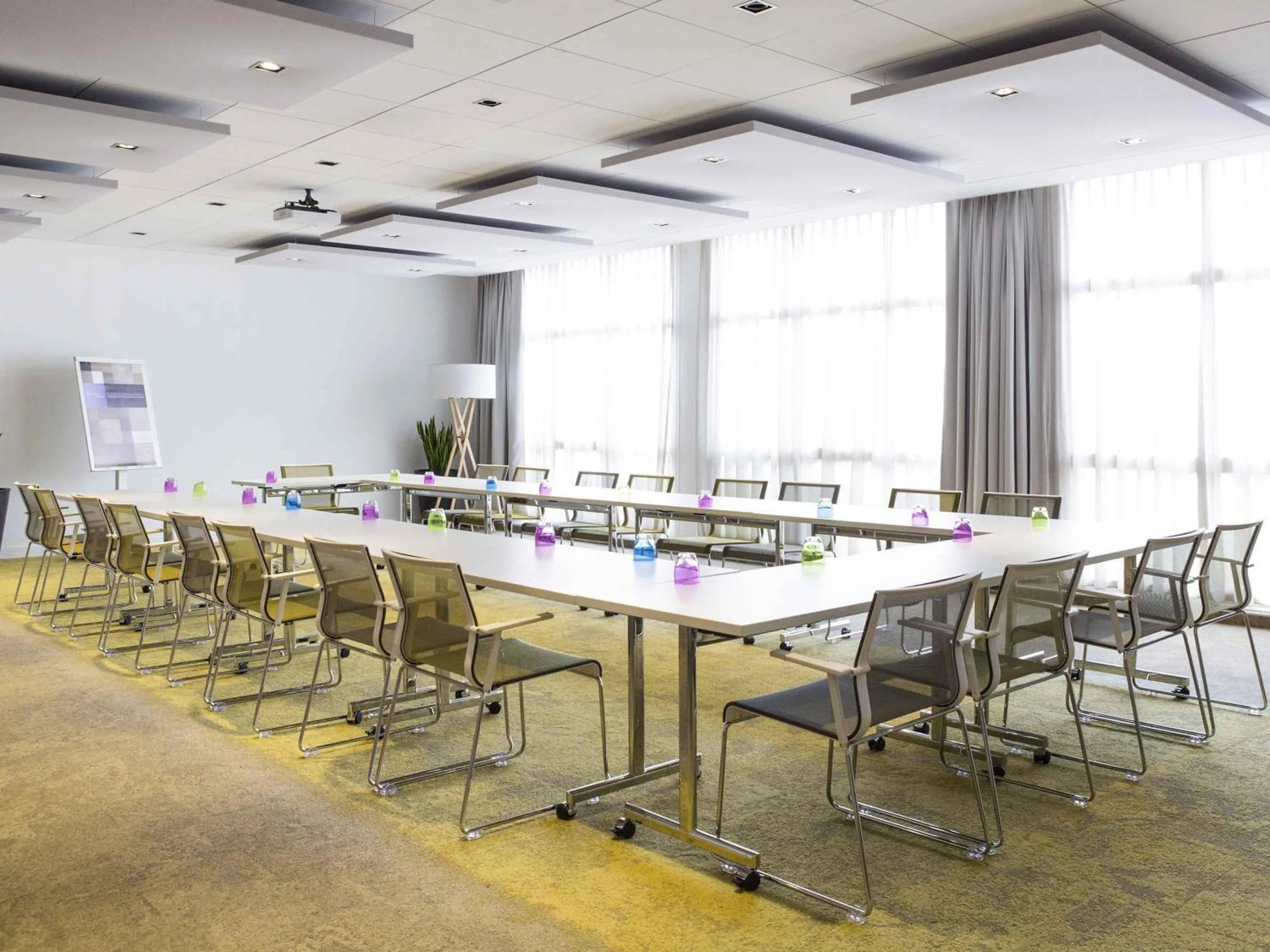 Meeting/conference room in Novotel Bordeaux Lac