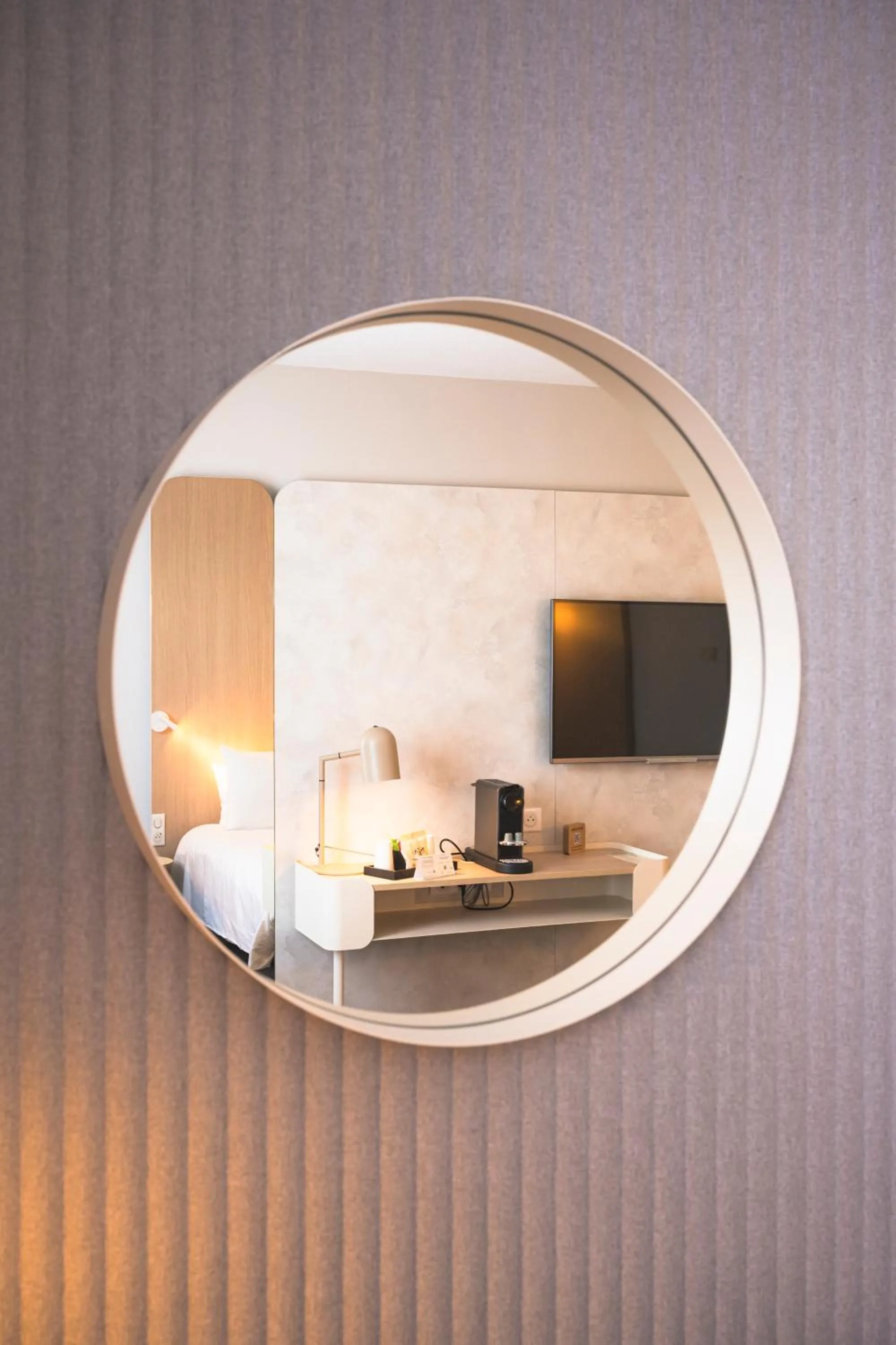 Bedroom in Novotel Bordeaux Lac