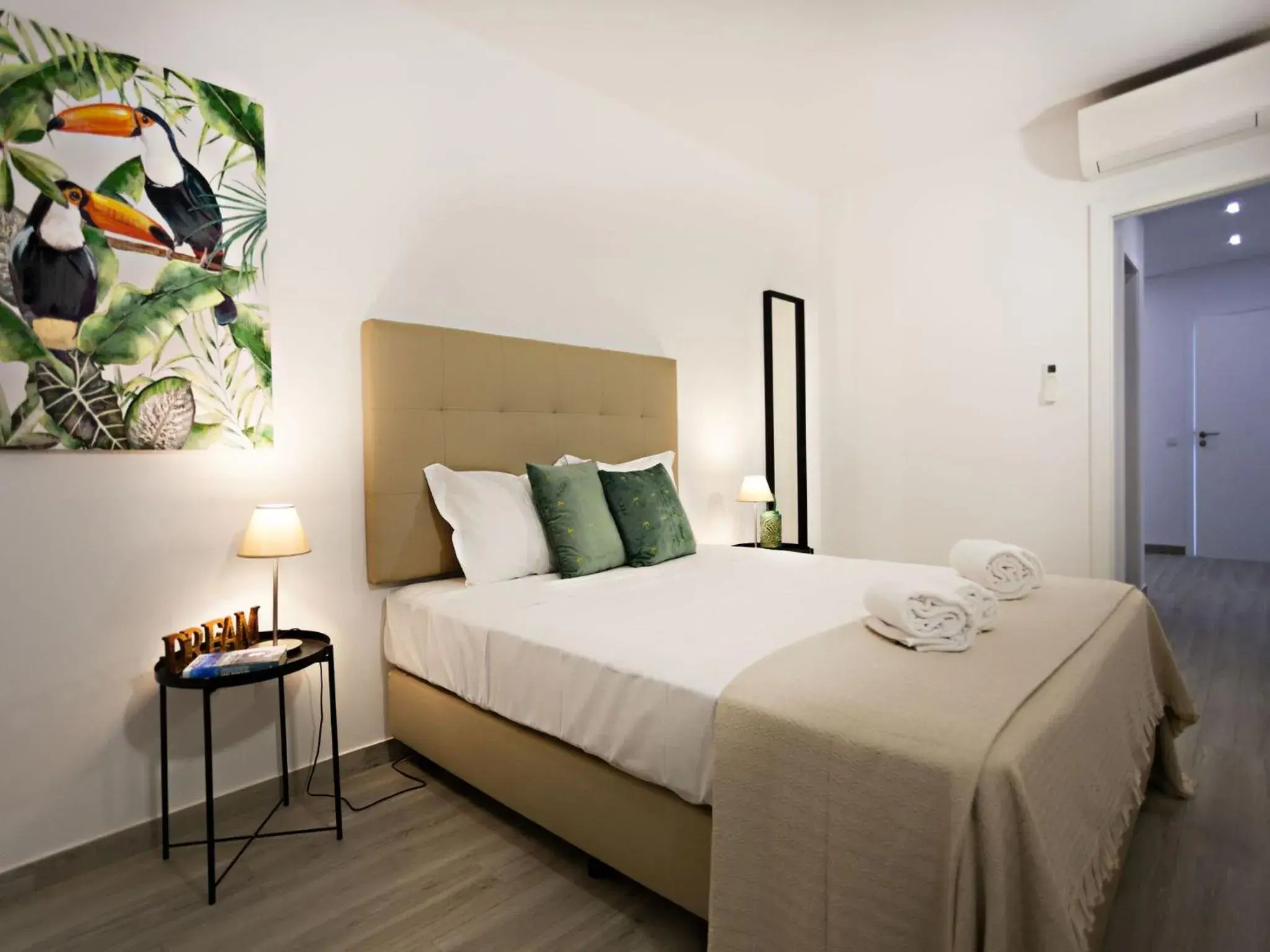 Deluxe Double Room in Faro Clara Suites Deluxe Double Room in Faro Clara Suites
