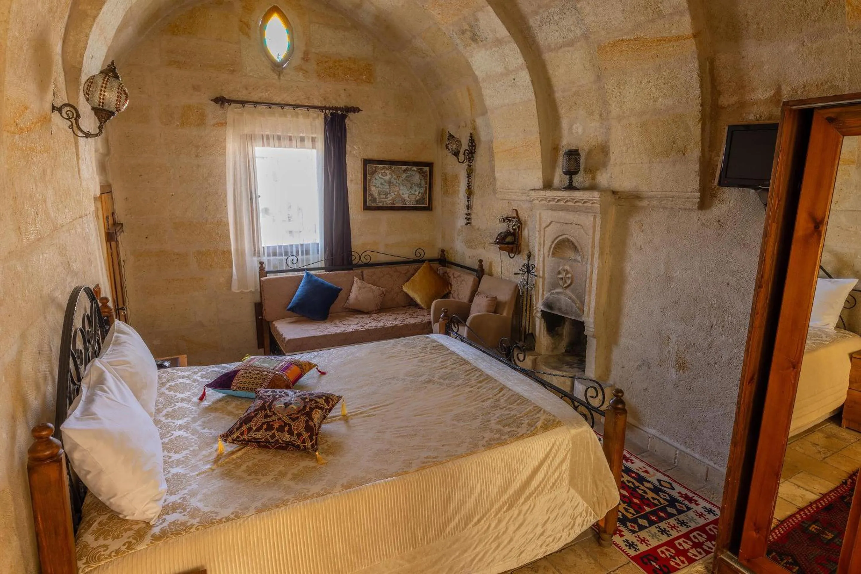 Photo of the whole room, Bed in Lovely Cappadocia Hotel