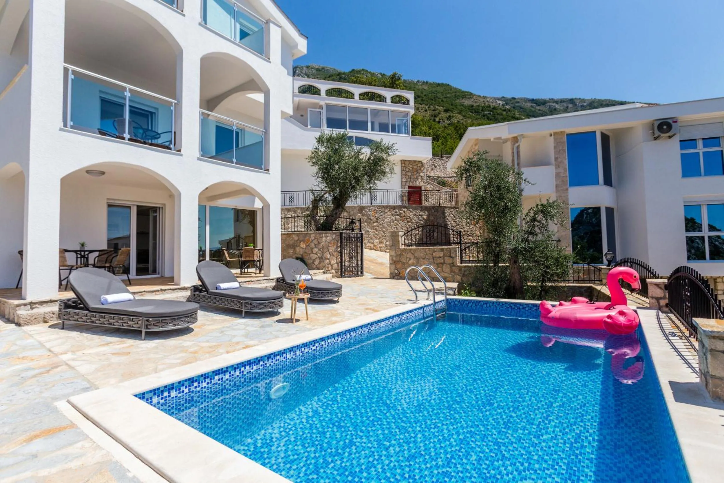 Property building in Dolaca Villas