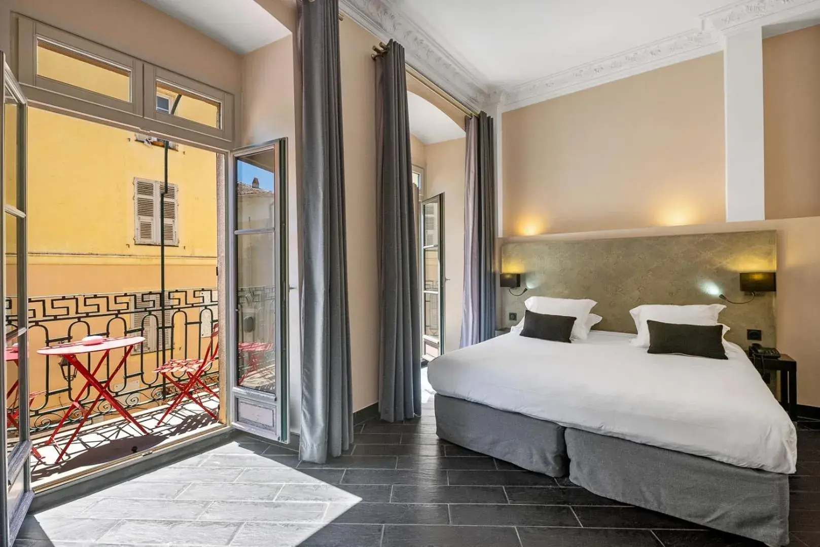 Double Room with Balcony in Hotel POZZO DI BORGO Double Room with Balcony in Hotel POZZO DI BORGO