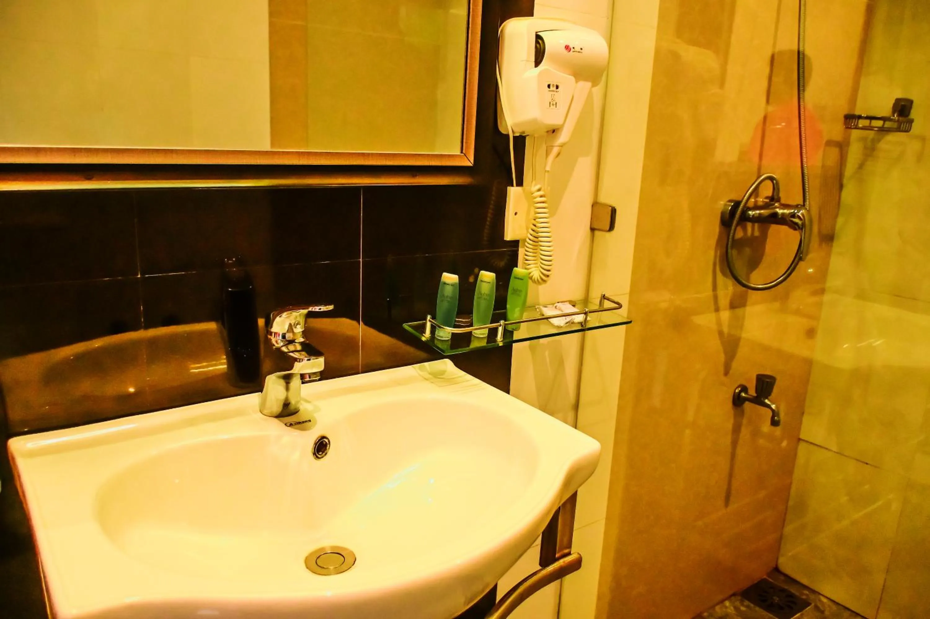 Shower in Agbo Hotel