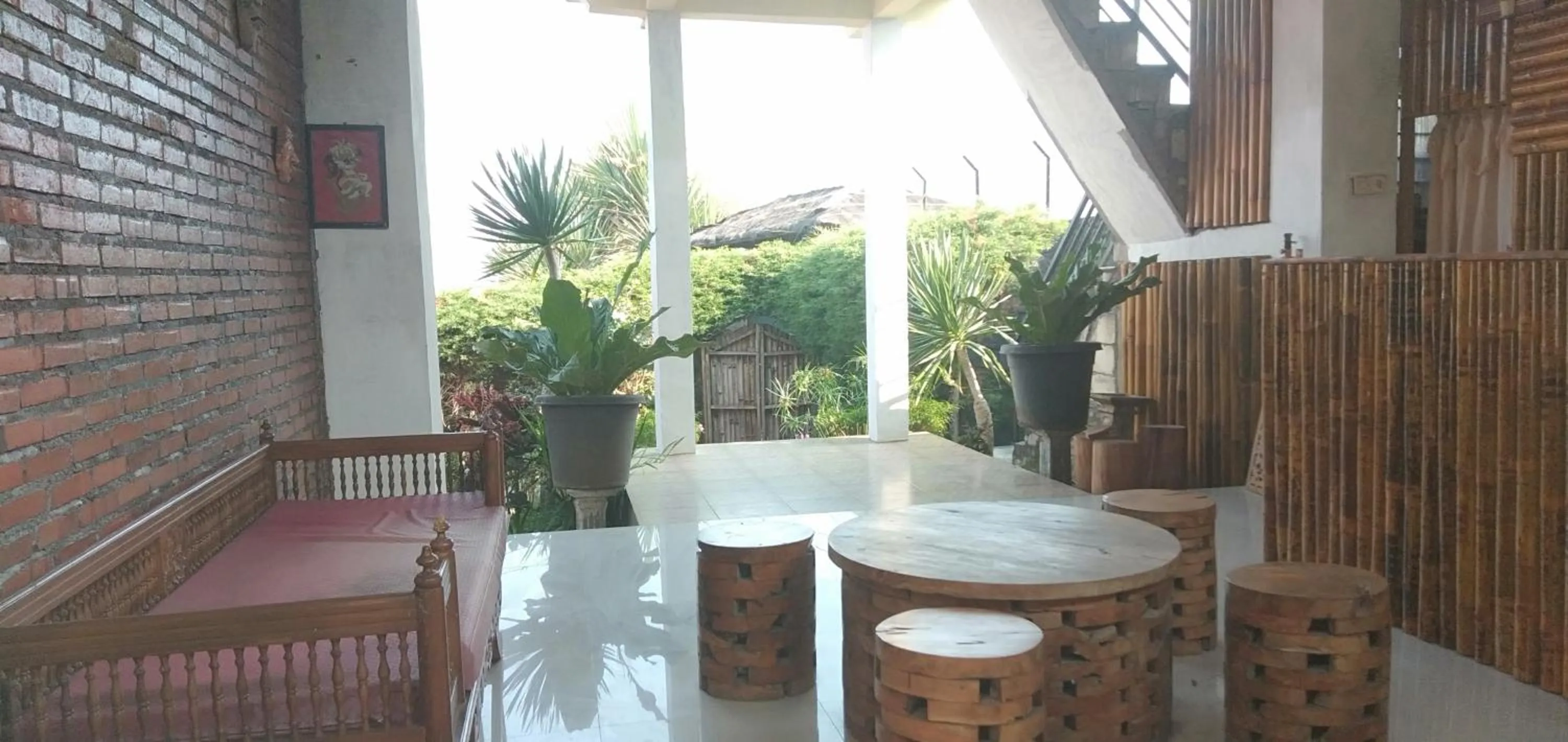 Communal lounge/ TV room in Bliss family cottage Batu