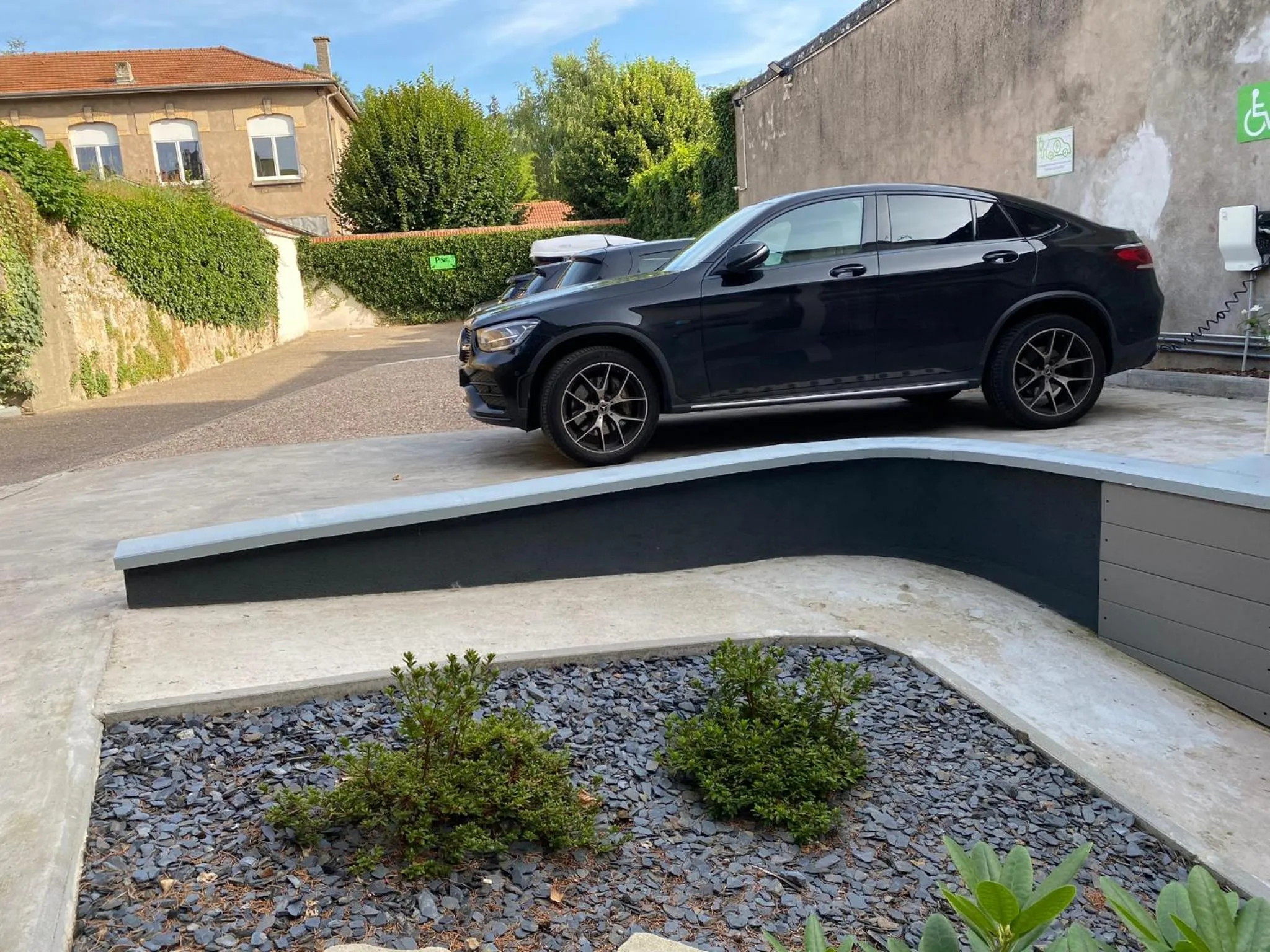 Parking in Hôtel Bagatelle