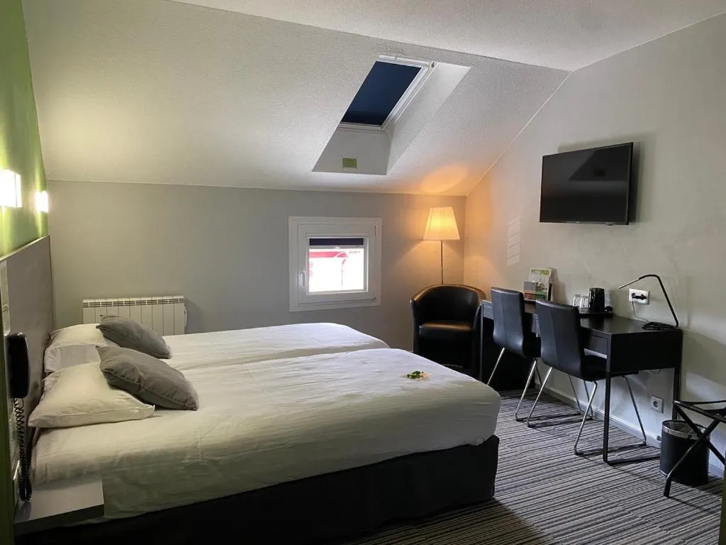 Bed in Hôtel Bagatelle