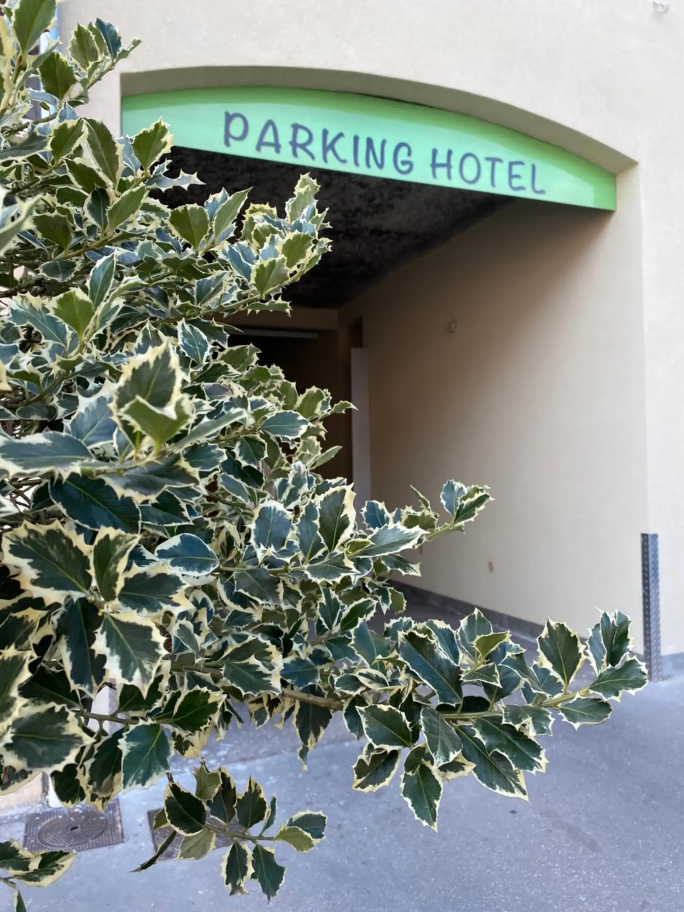 Facade/entrance in Hôtel Bagatelle Facade/entrance in Hôtel Bagatelle