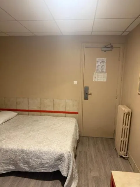 Bed in Hôtel Jarry Confort