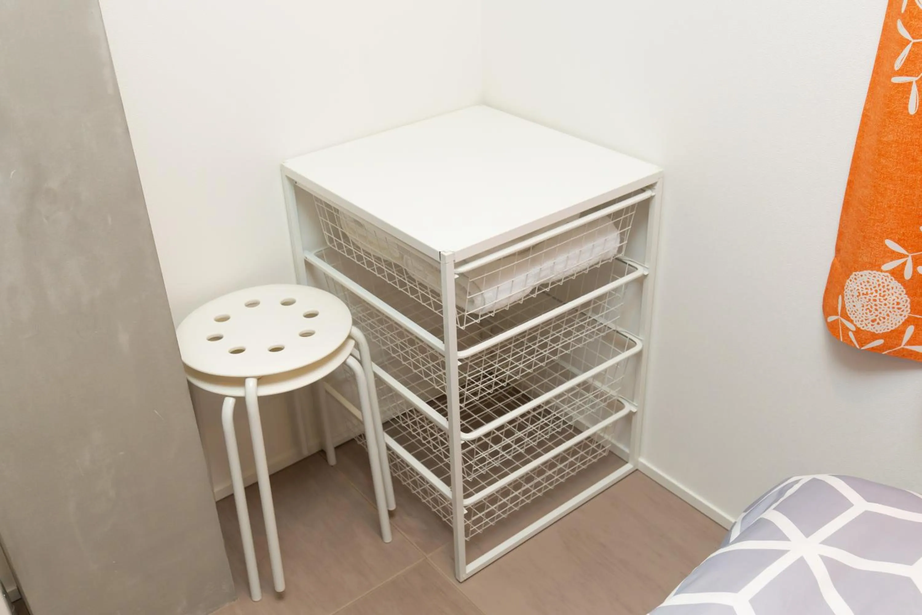 Photo of the whole room in Cross Bridge Ikebukuro