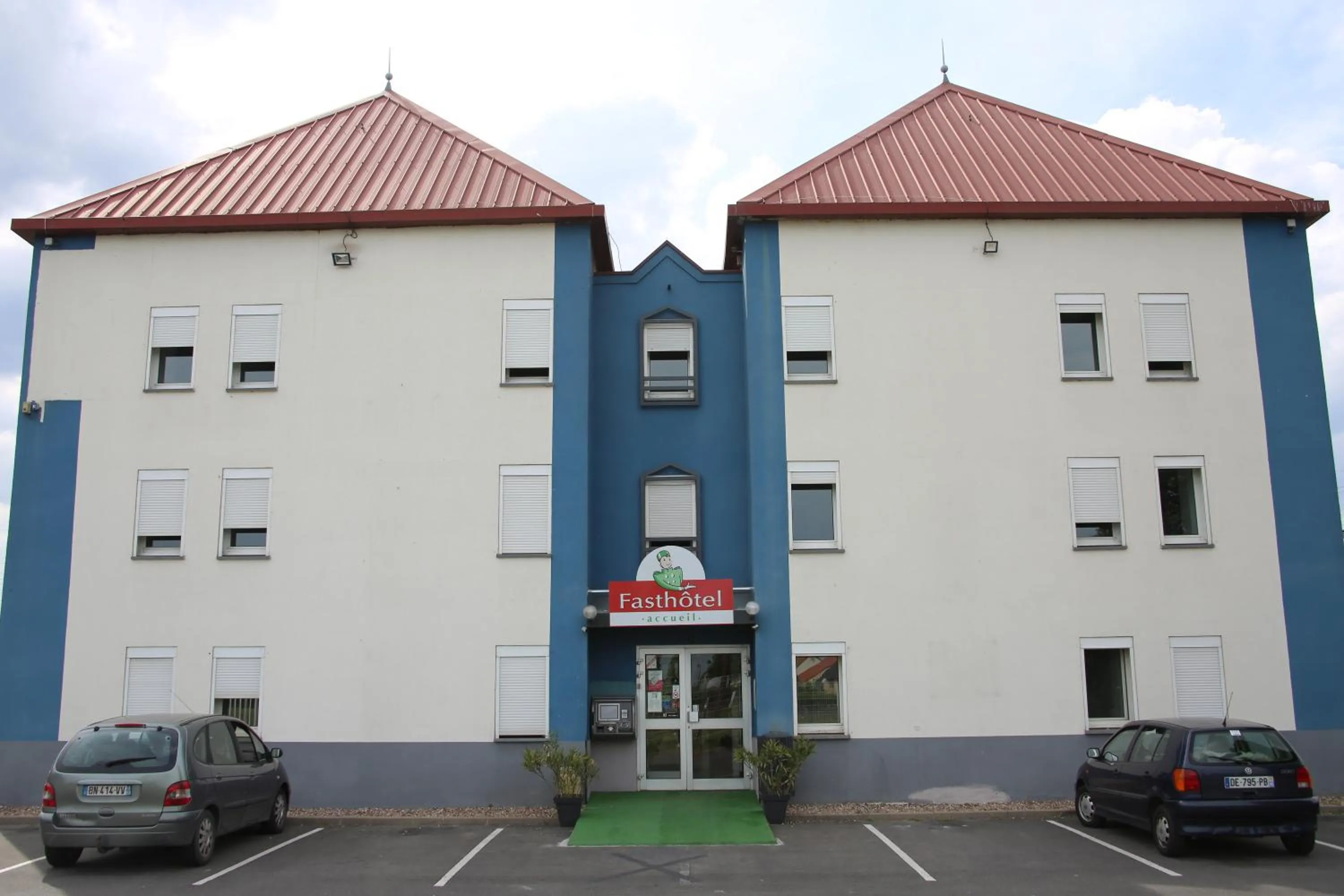 Facade/entrance in Fasthotel Lens Noyelles Godault