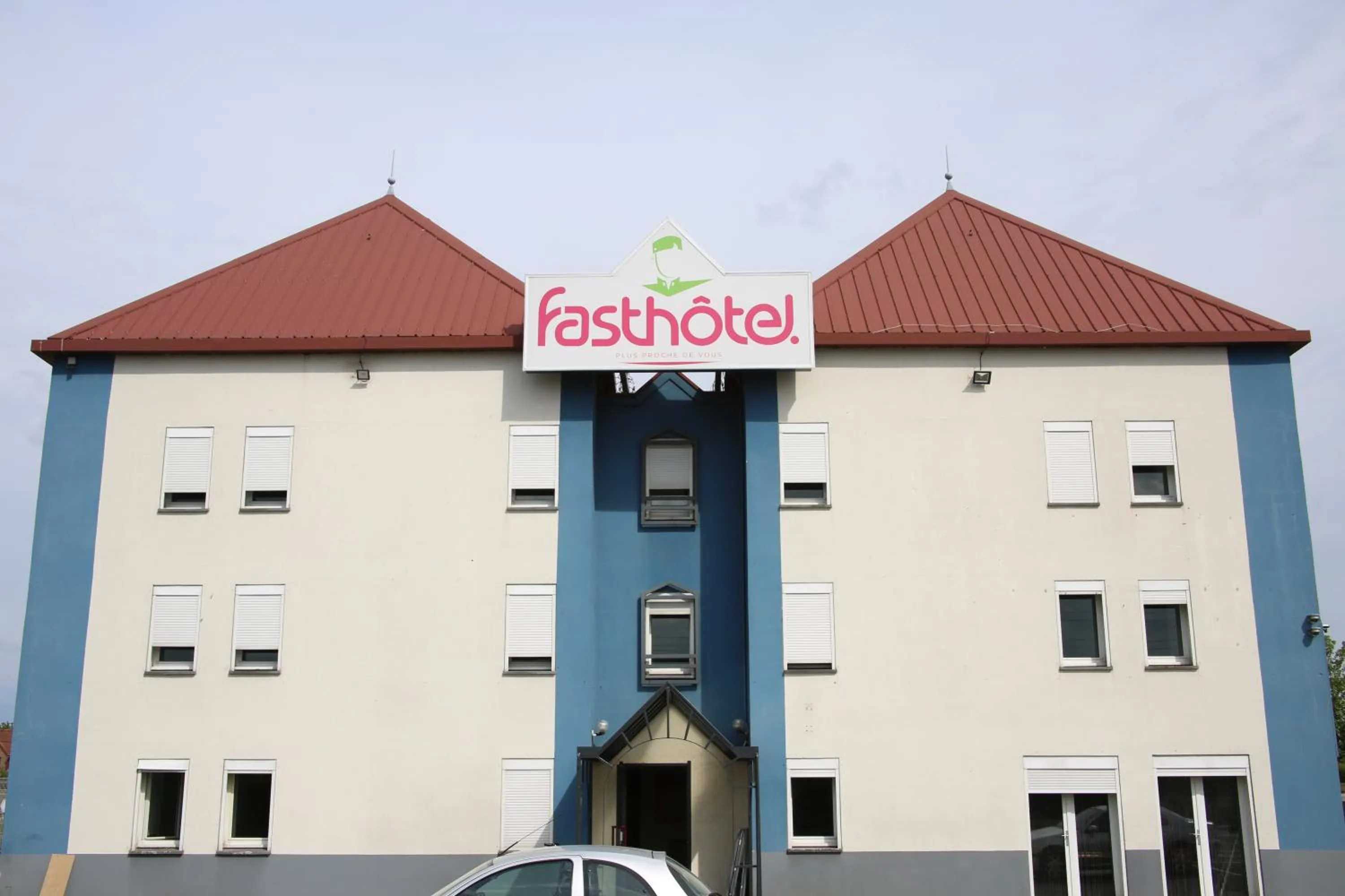 Facade/entrance in Fasthotel Lens Noyelles Godault