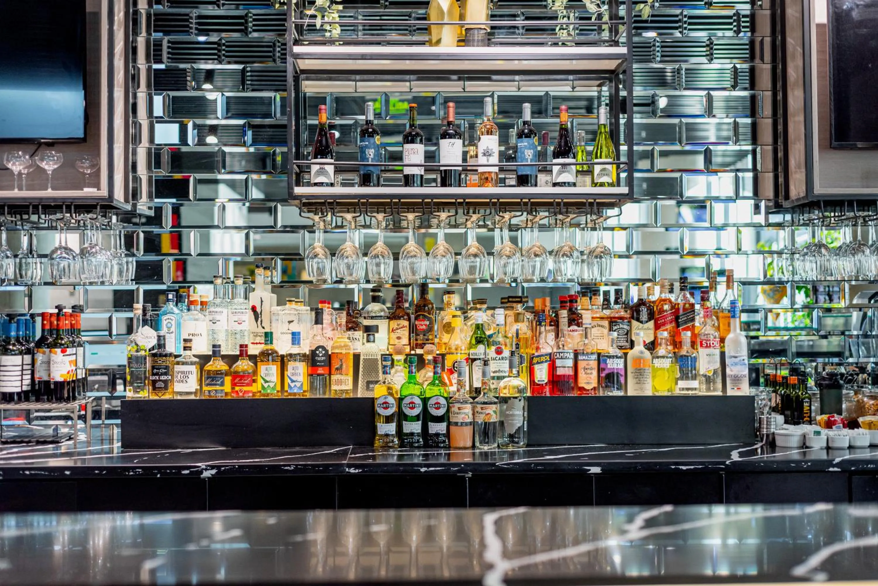 Restaurant/places to eat in Ola Santiago Providencia, Tapestry Collection by Hilton