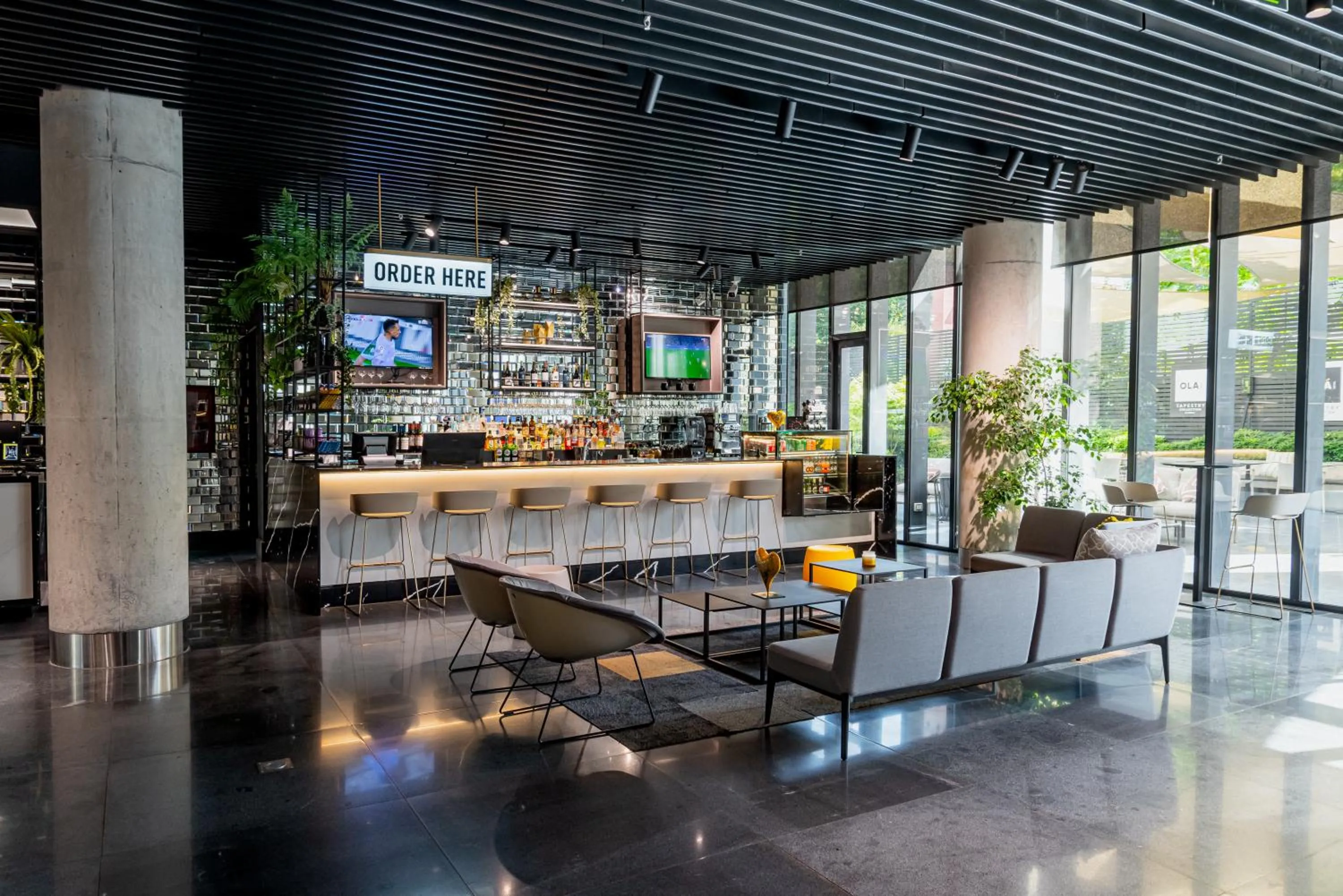 Restaurant/places to eat in Ola Santiago Providencia, Tapestry Collection by Hilton