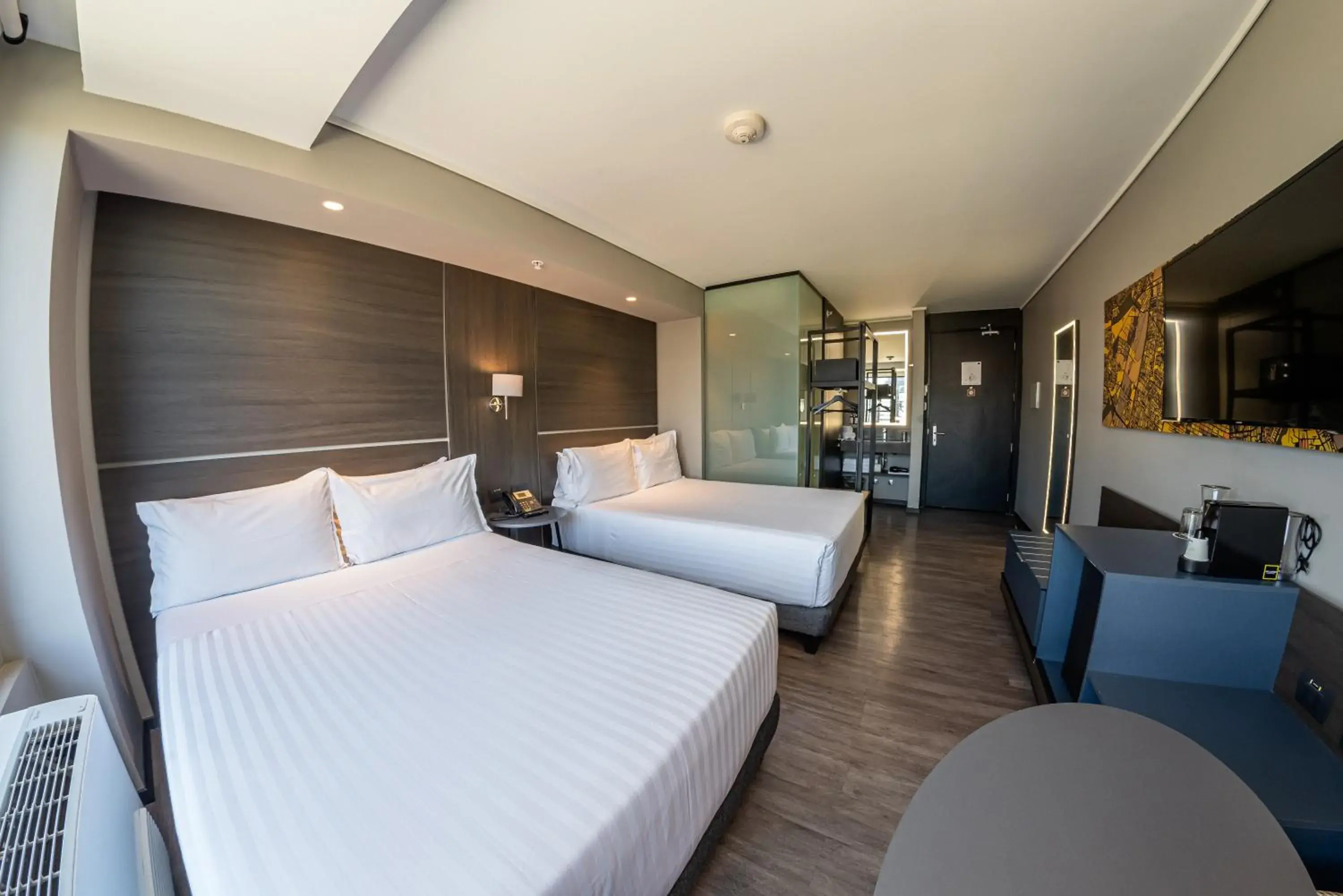 Bed in Ola Santiago Providencia, Tapestry Collection by Hilton Bed in Ola Santiago Providencia, Tapestry Collection by Hilton