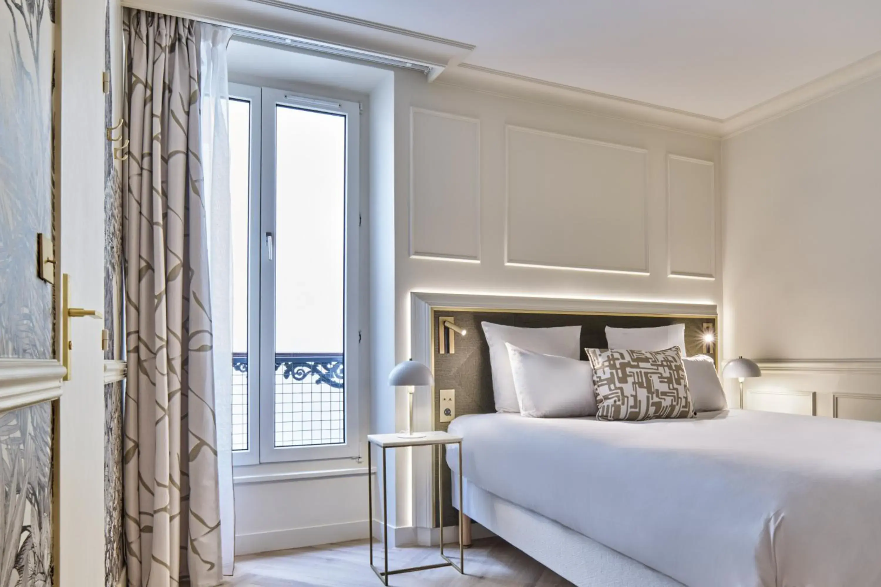 Classic Double Room in Posy Hotel by Happyculture Classic Double Room in Posy Hotel by Happyculture