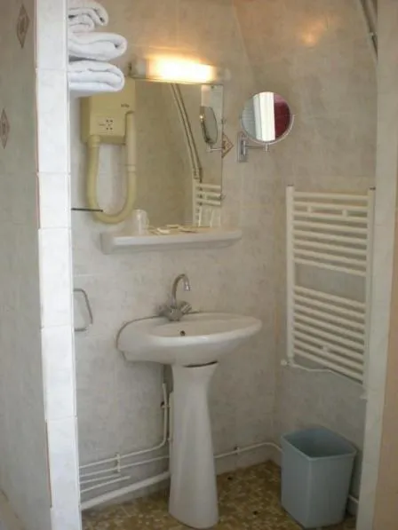 Bathroom in Avenir Hotel Montmartre