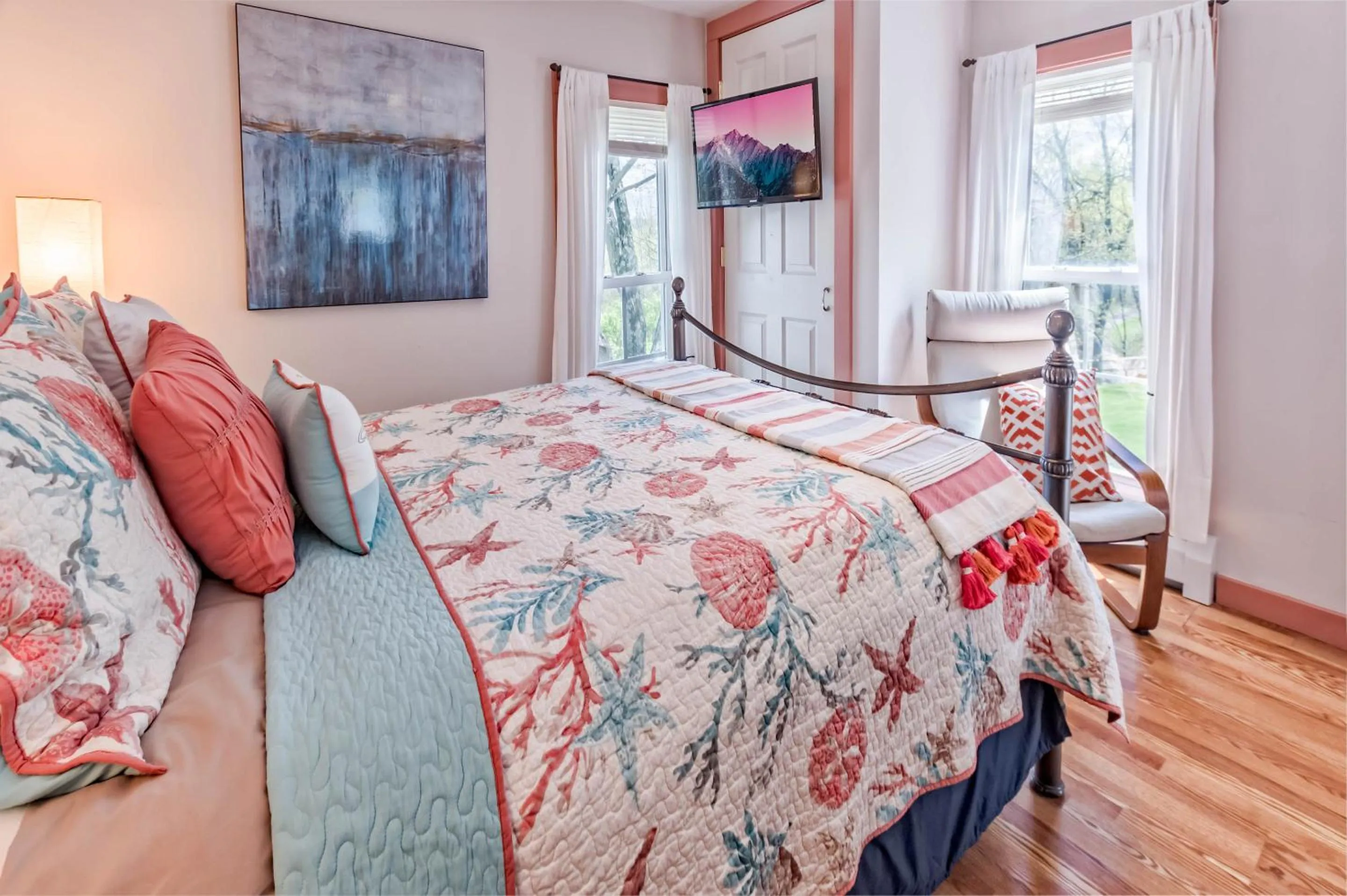 Bed in Moonshadow B&B