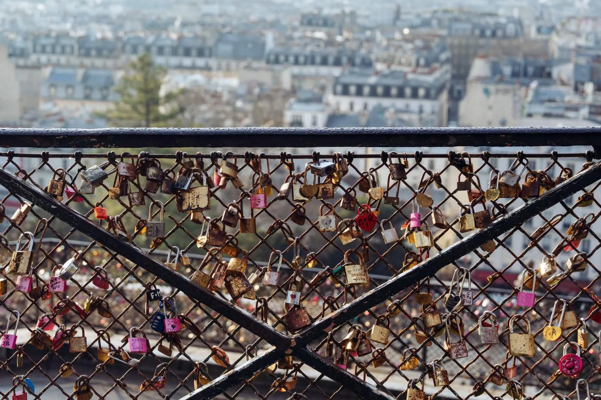 City view in Hôtel Regyn's Montmartre