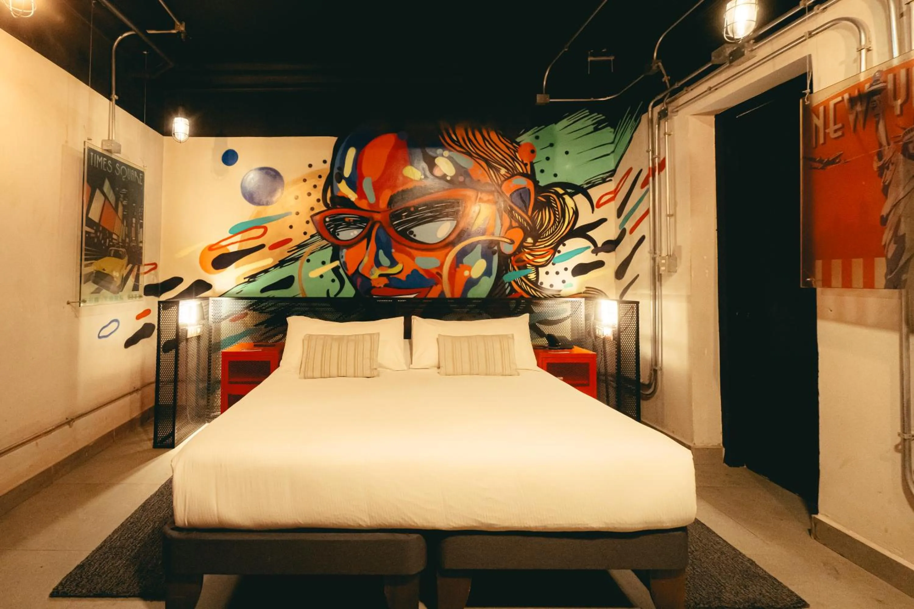 Deluxe Queen Room in LOFT Hotel by Sommelier Hoteles