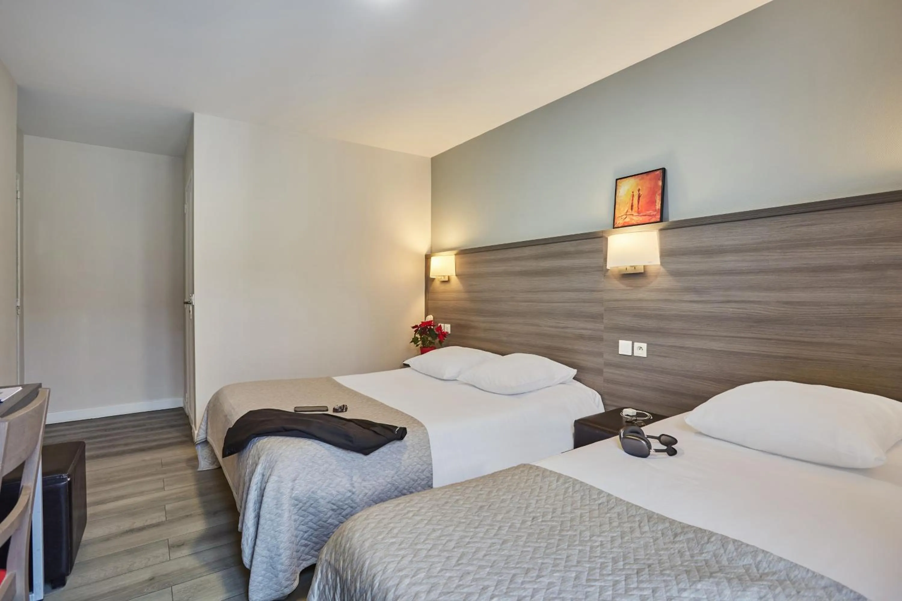 Photo of the whole room, Bed in Huni Hôtel