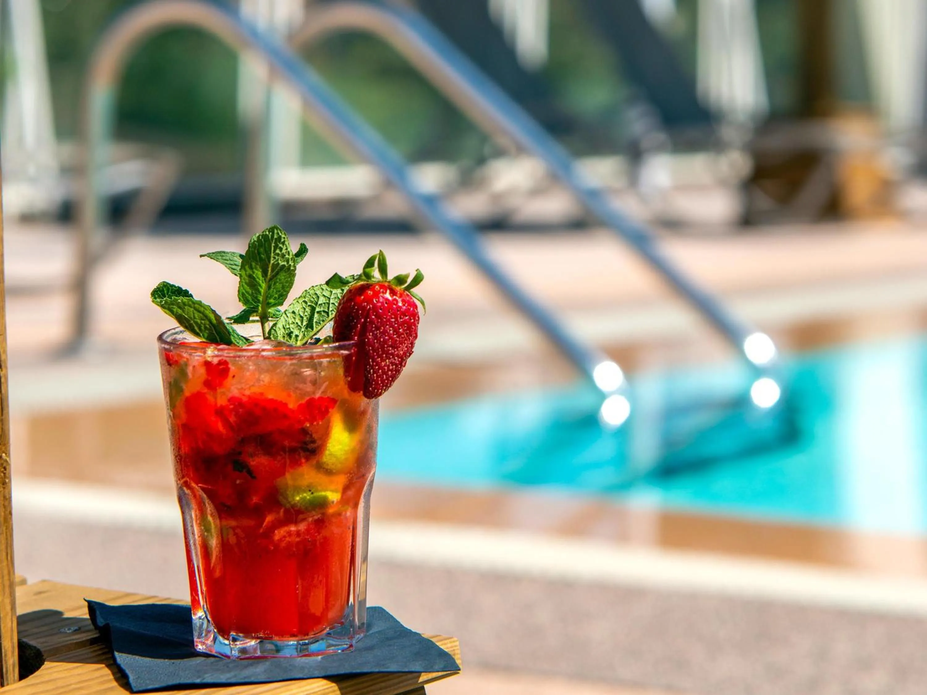 Lounge or bar in Novotel La Grande Motte Golf