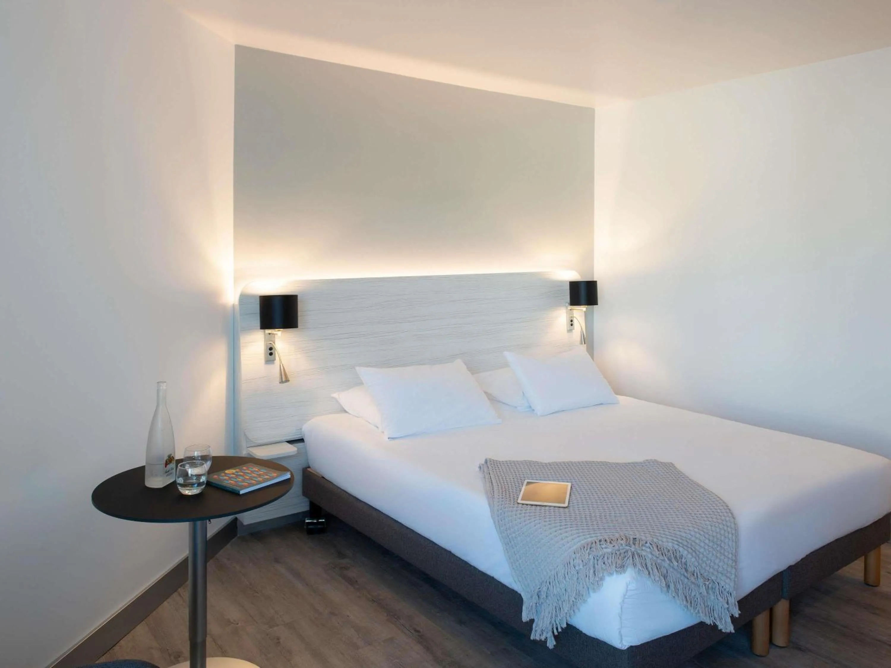 Bedroom, Bed in Novotel La Grande Motte Golf