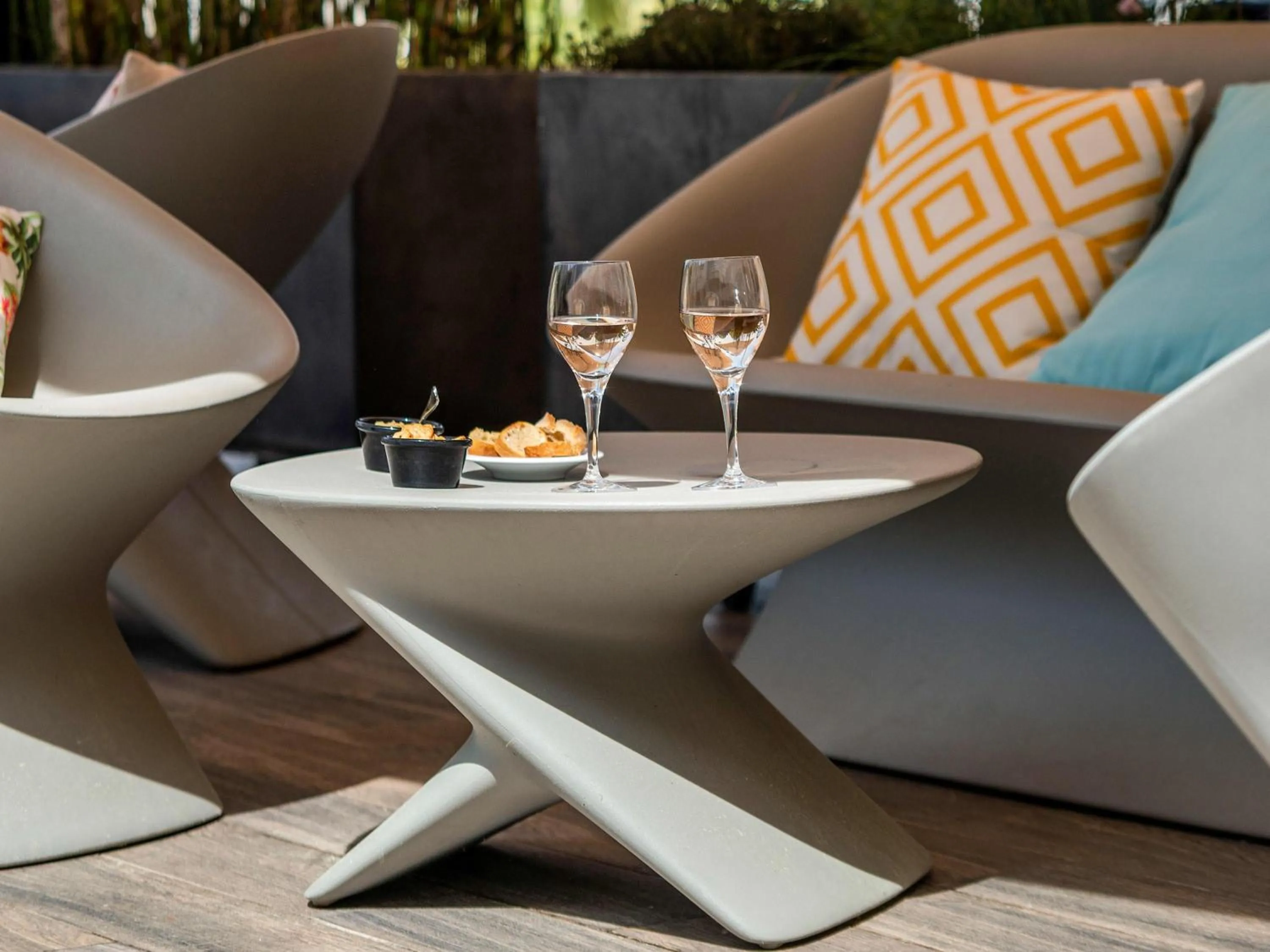 Lounge or bar in Novotel La Grande Motte Golf