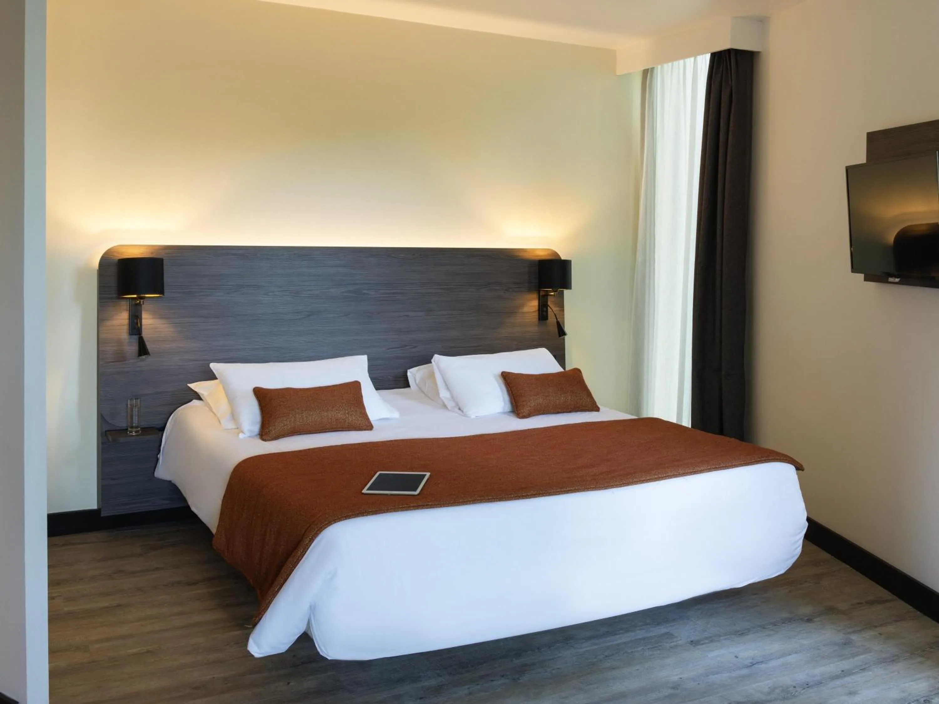 Bedroom, Bed in Novotel La Grande Motte Golf