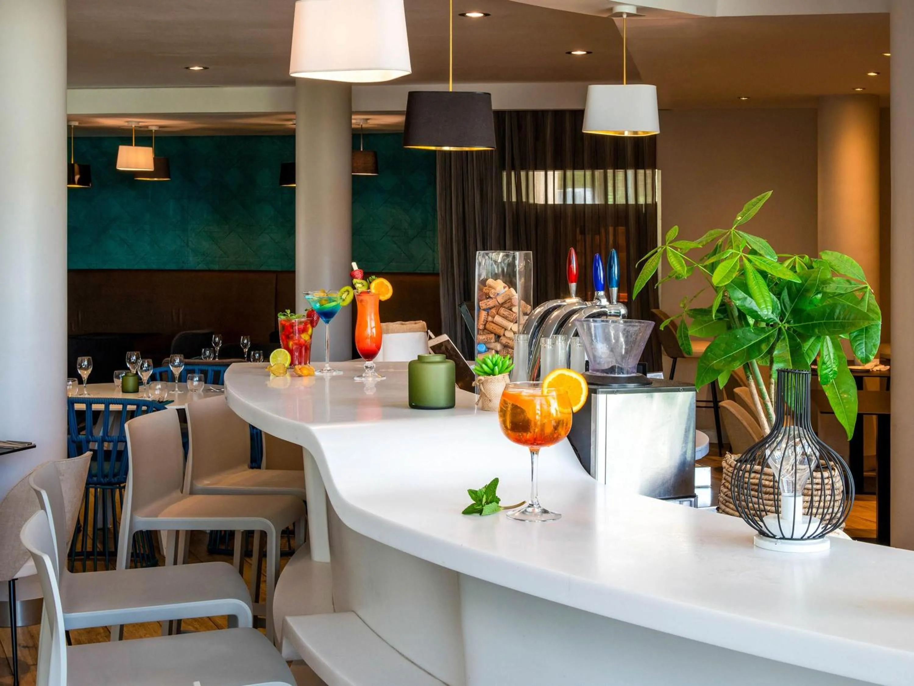 Lounge or bar in Novotel La Grande Motte Golf