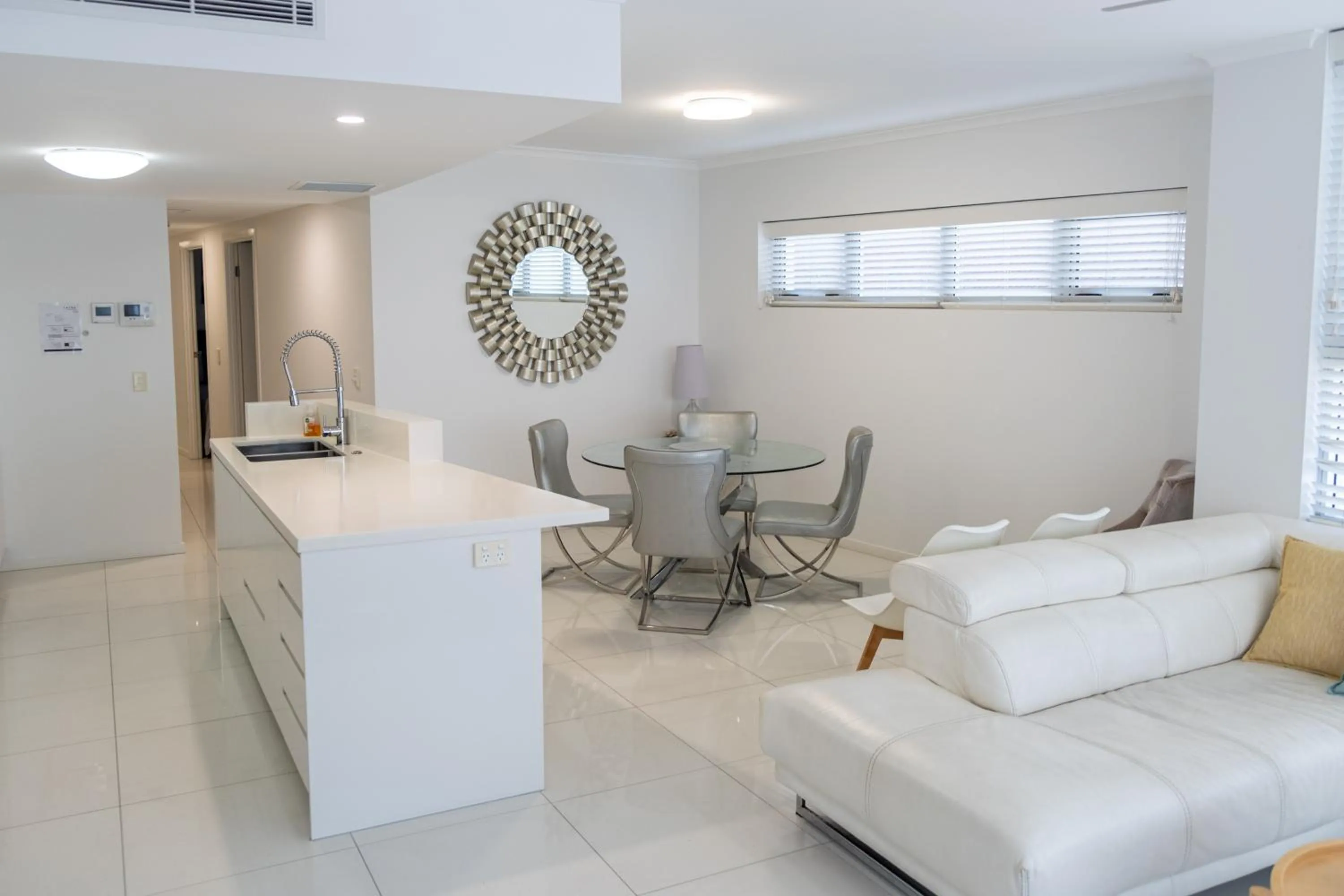 Dining area in Kings Edge Holiday Apartments