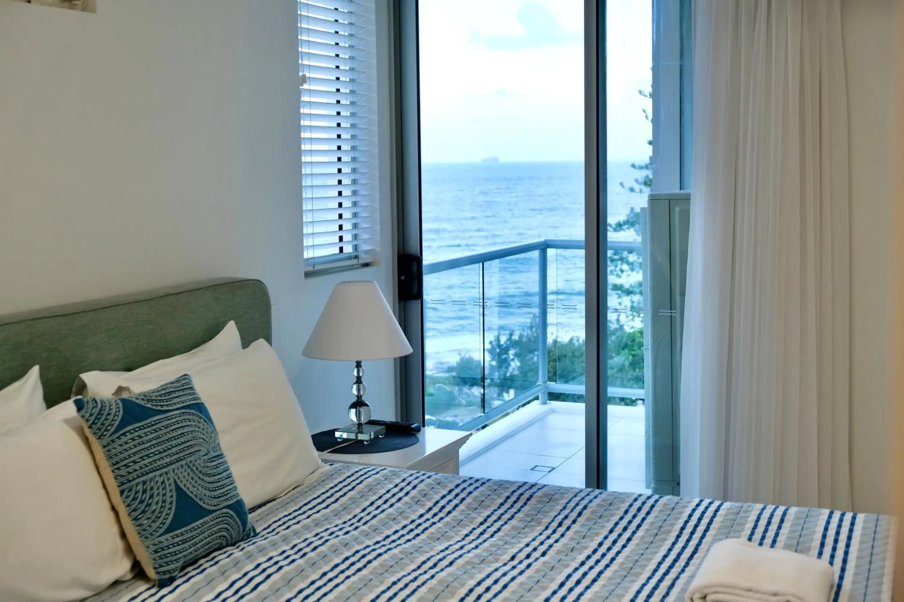 View (from property/room), Bed in Kings Edge Holiday Apartments