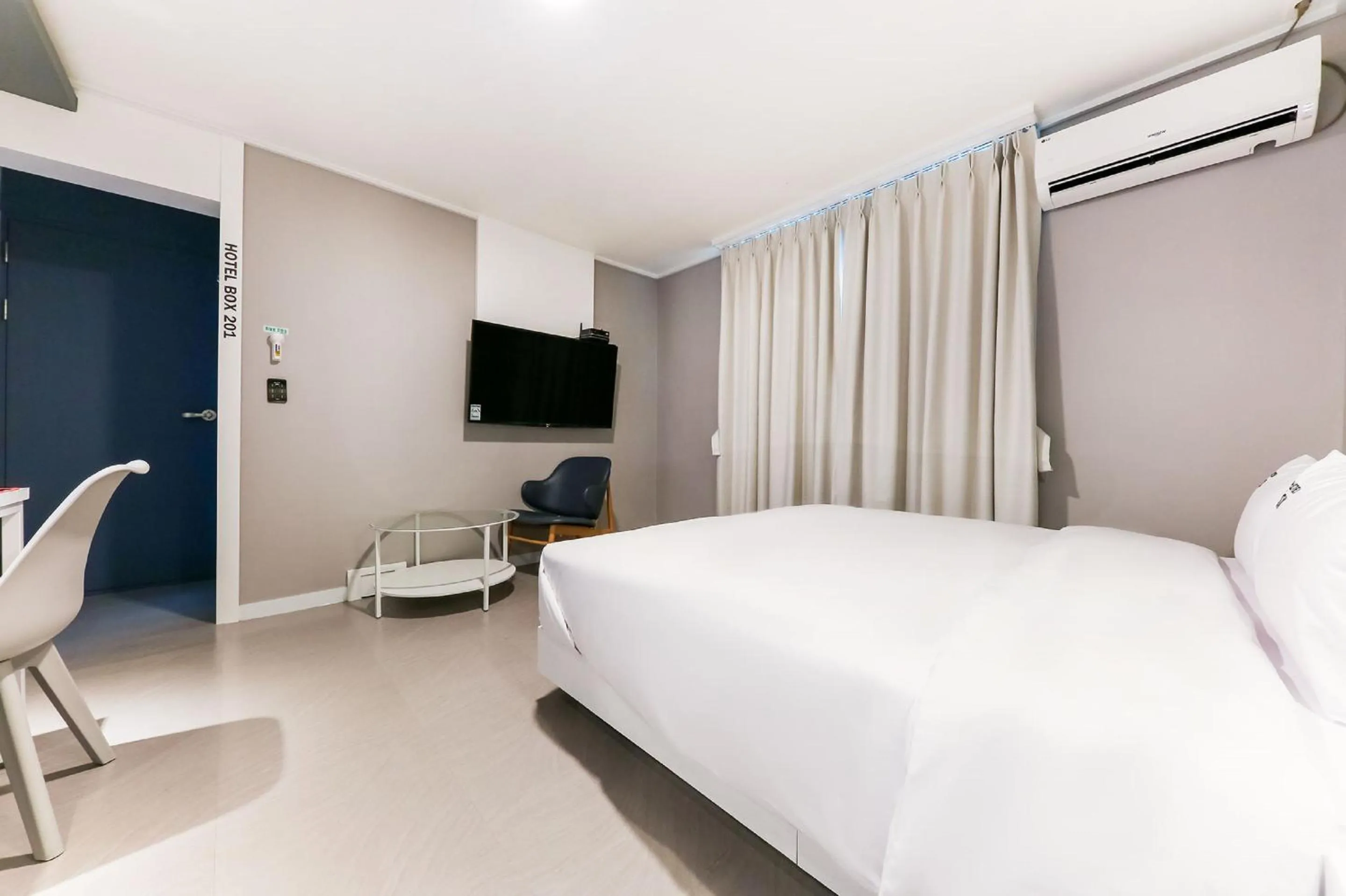 TV/Entertainment Center in hotel box