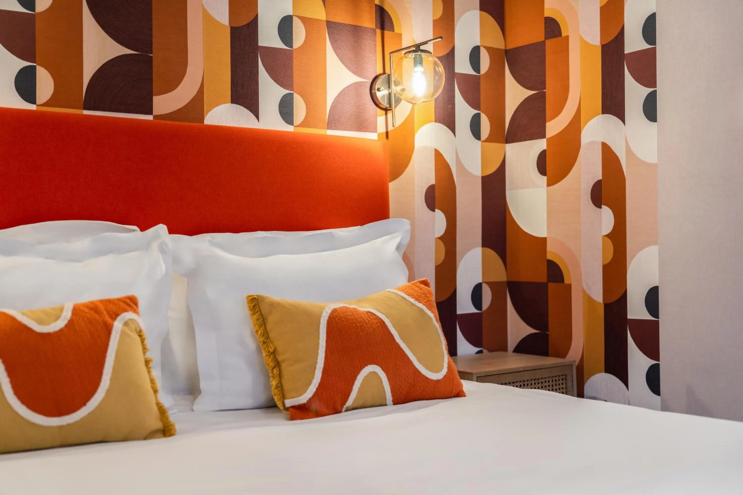 Bedroom, Bed in The Originals Boutique, Hôtel Normandie, Auxerre