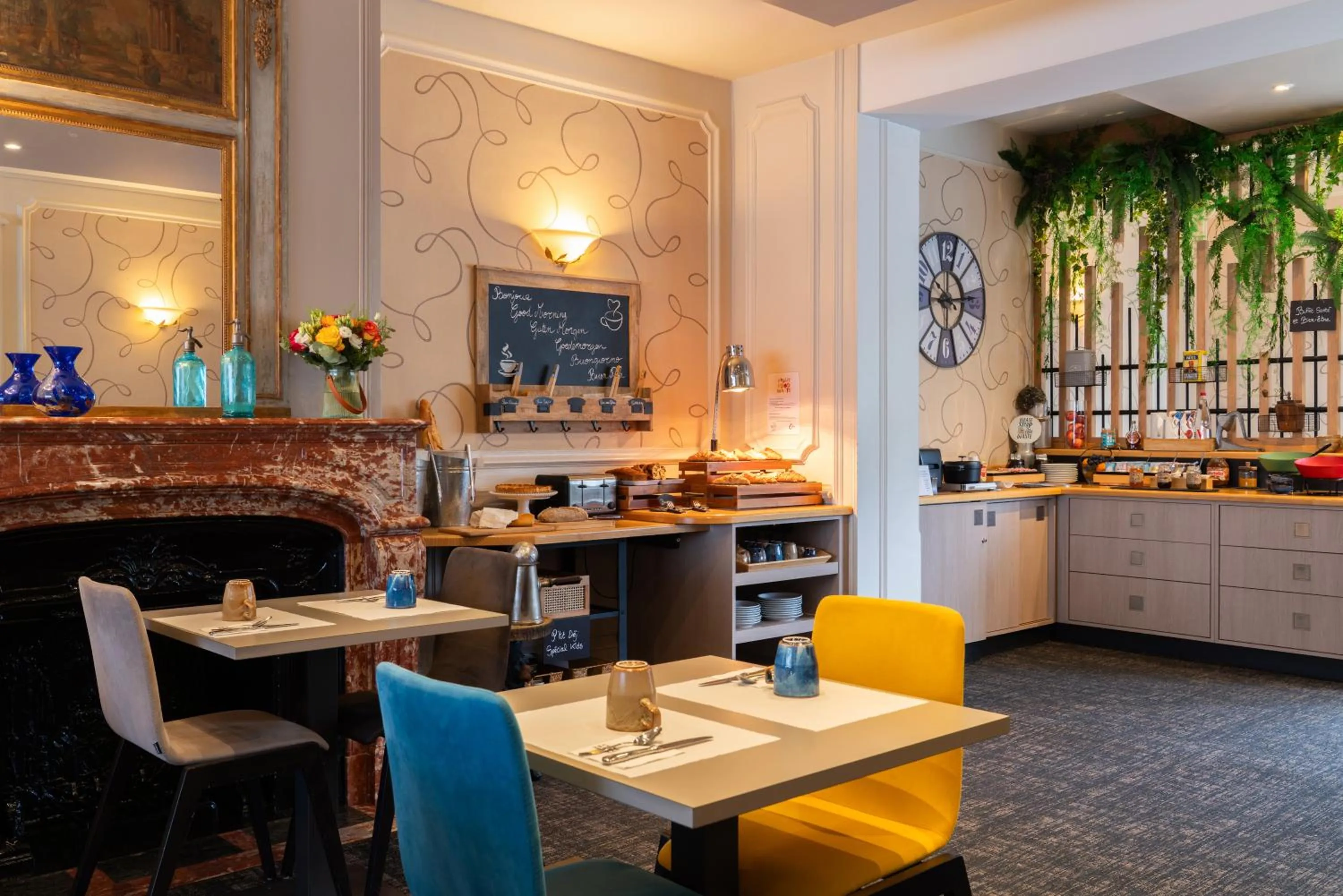 Breakfast in The Originals Boutique, Hôtel Normandie, Auxerre