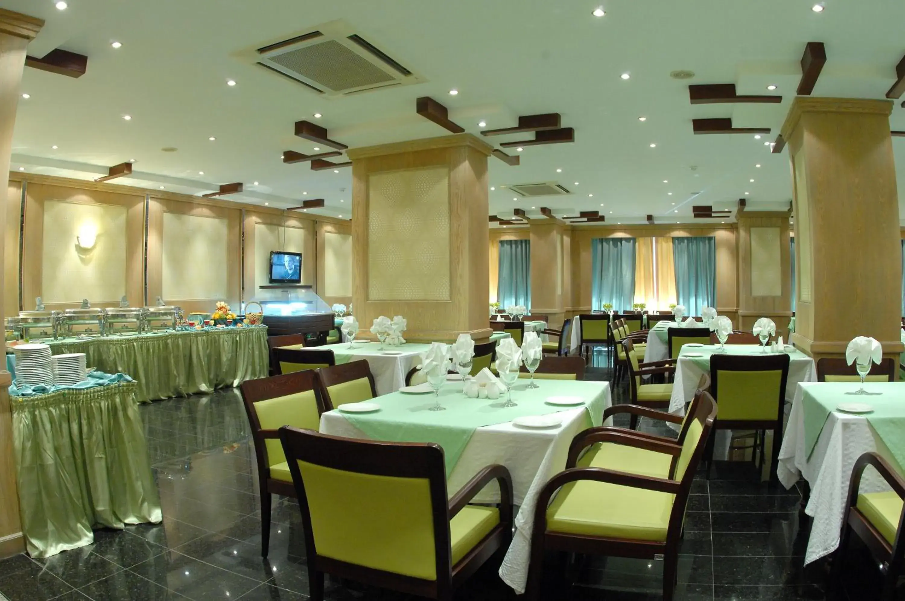 Restaurant/places to eat in Al Muntazah Plaza Hotel Restaurant/places to eat in Al Muntazah Plaza Hotel