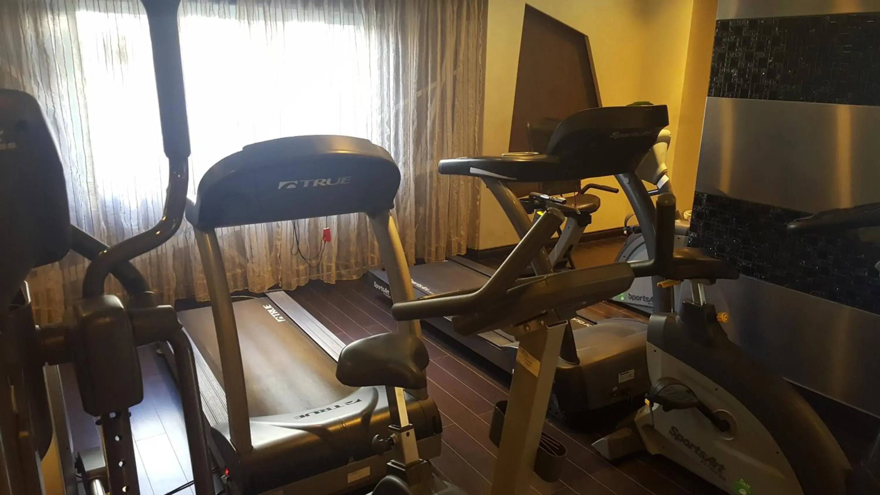 Fitness centre/facilities in Al Muntazah Plaza Hotel Fitness centre/facilities in Al Muntazah Plaza Hotel