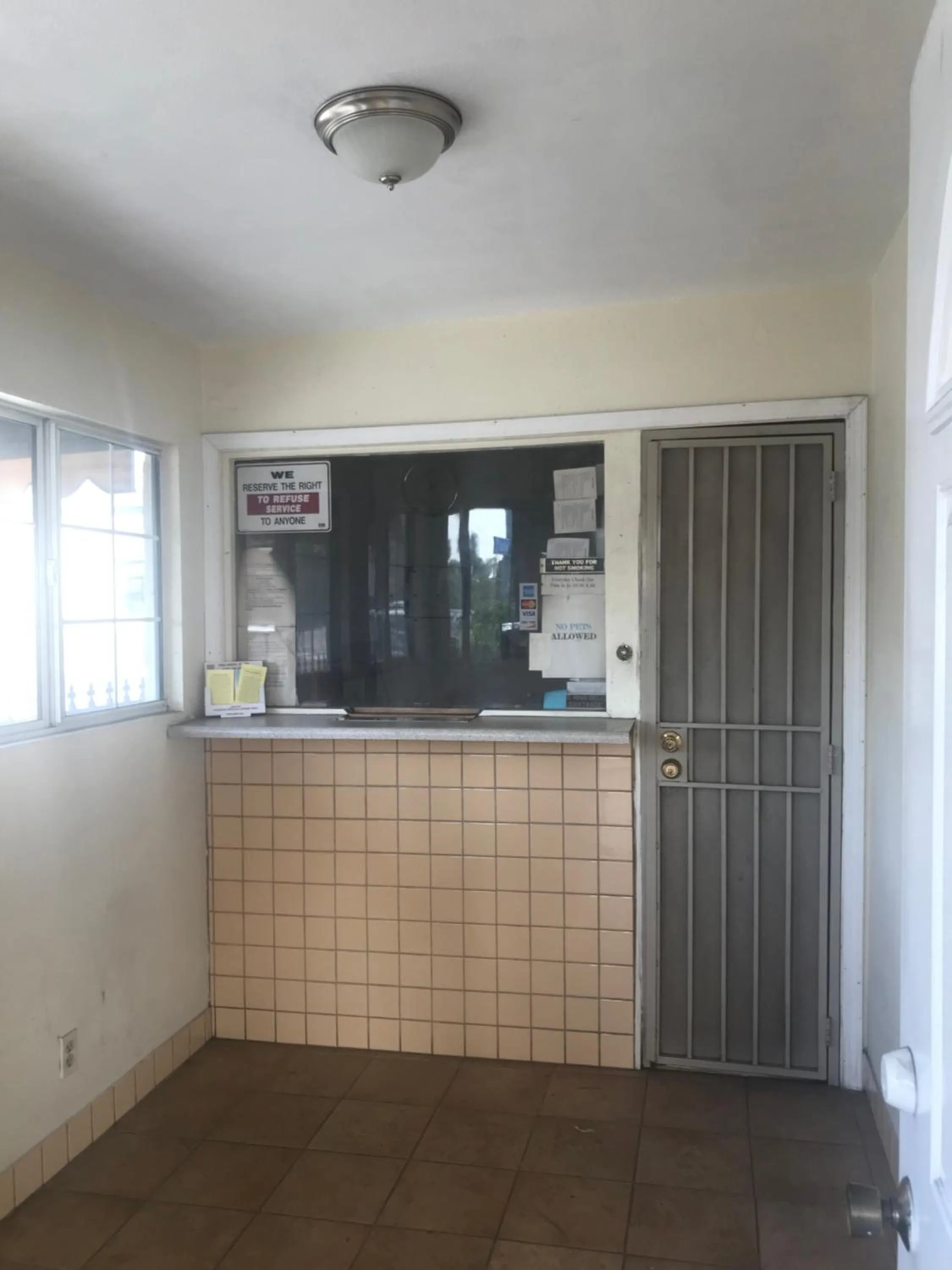 Area and facilities in All 8 Motel