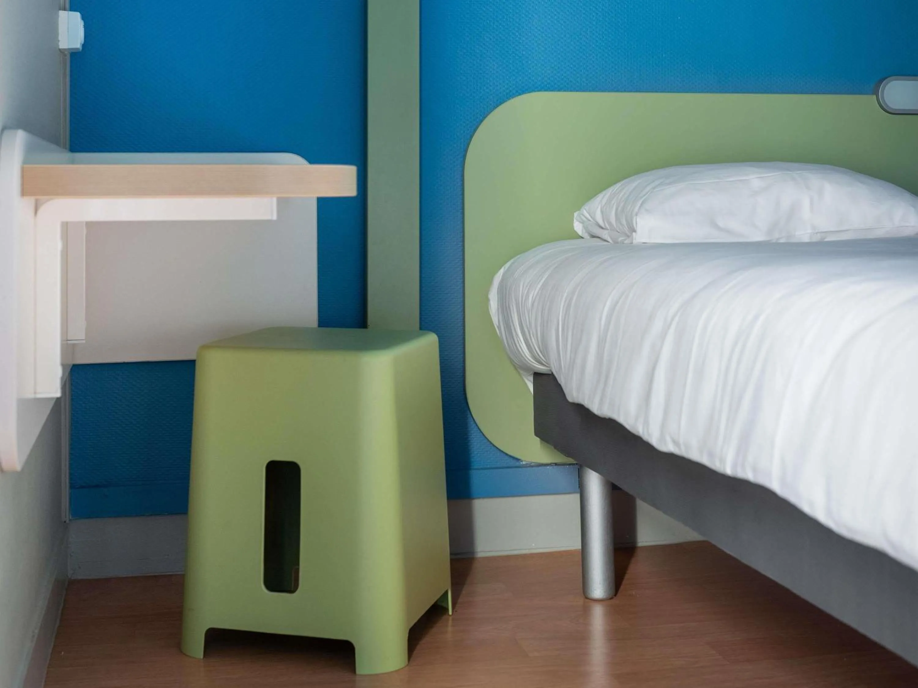 Bedroom, Bed in ibis budget Caen Hérouville