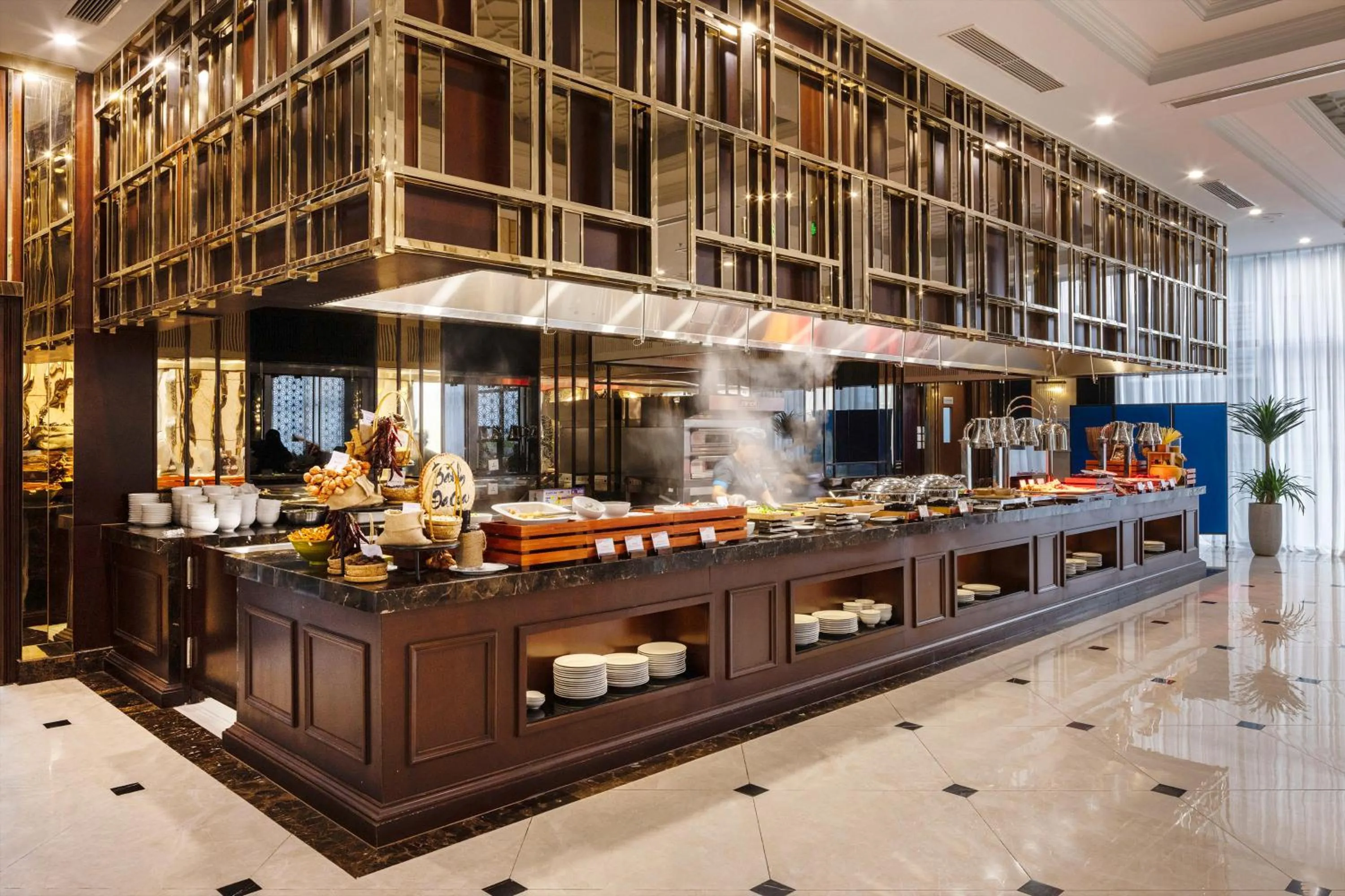 Restaurant/places to eat in Meliá Vinpearl Hai Phong Rivera