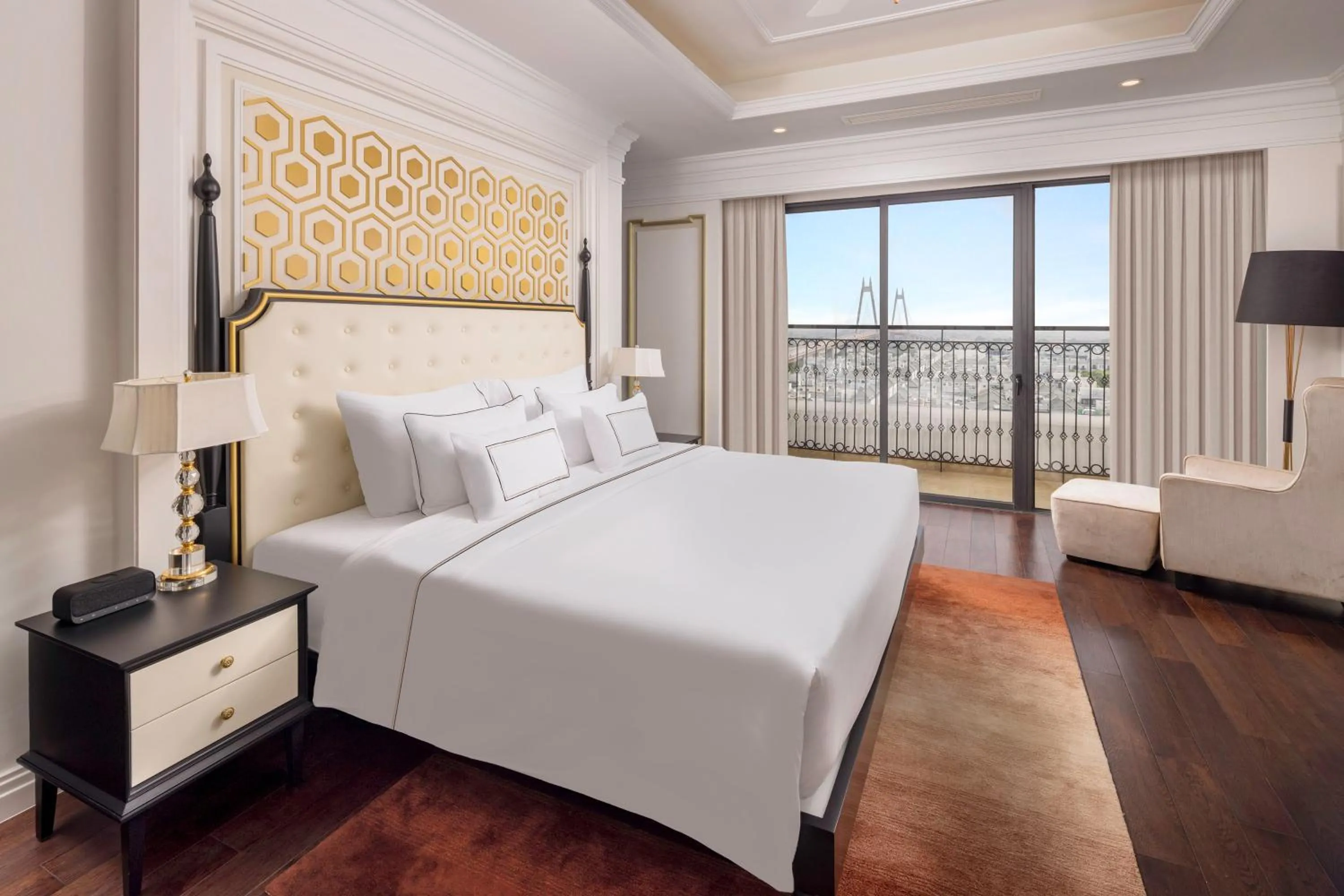 Bed in Meliá Vinpearl Hai Phong Rivera