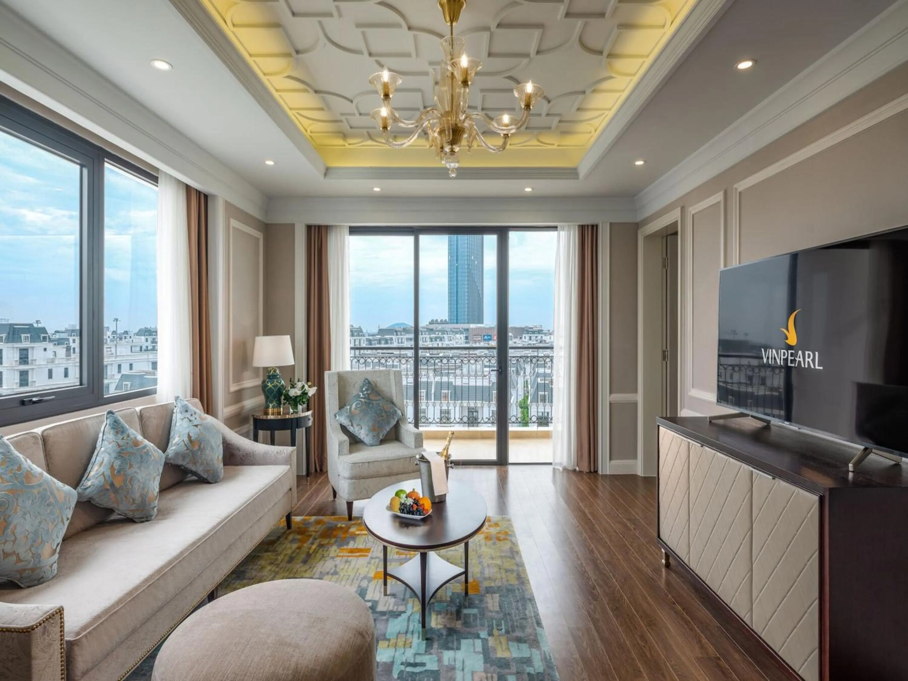 Living room in Meliá Vinpearl Hai Phong Rivera