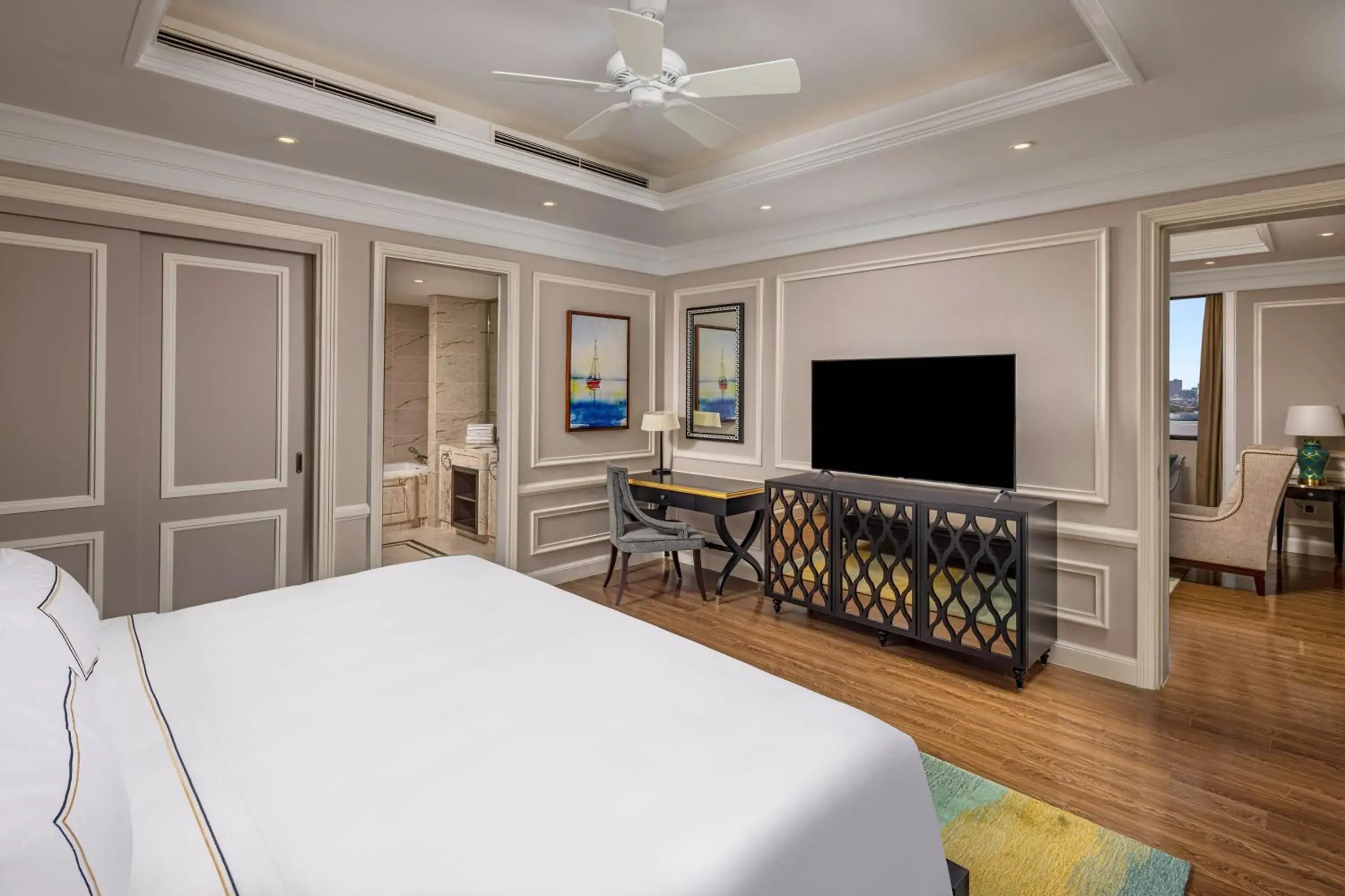 Bed in Meliá Vinpearl Hai Phong Rivera Bed in Meliá Vinpearl Hai Phong Rivera