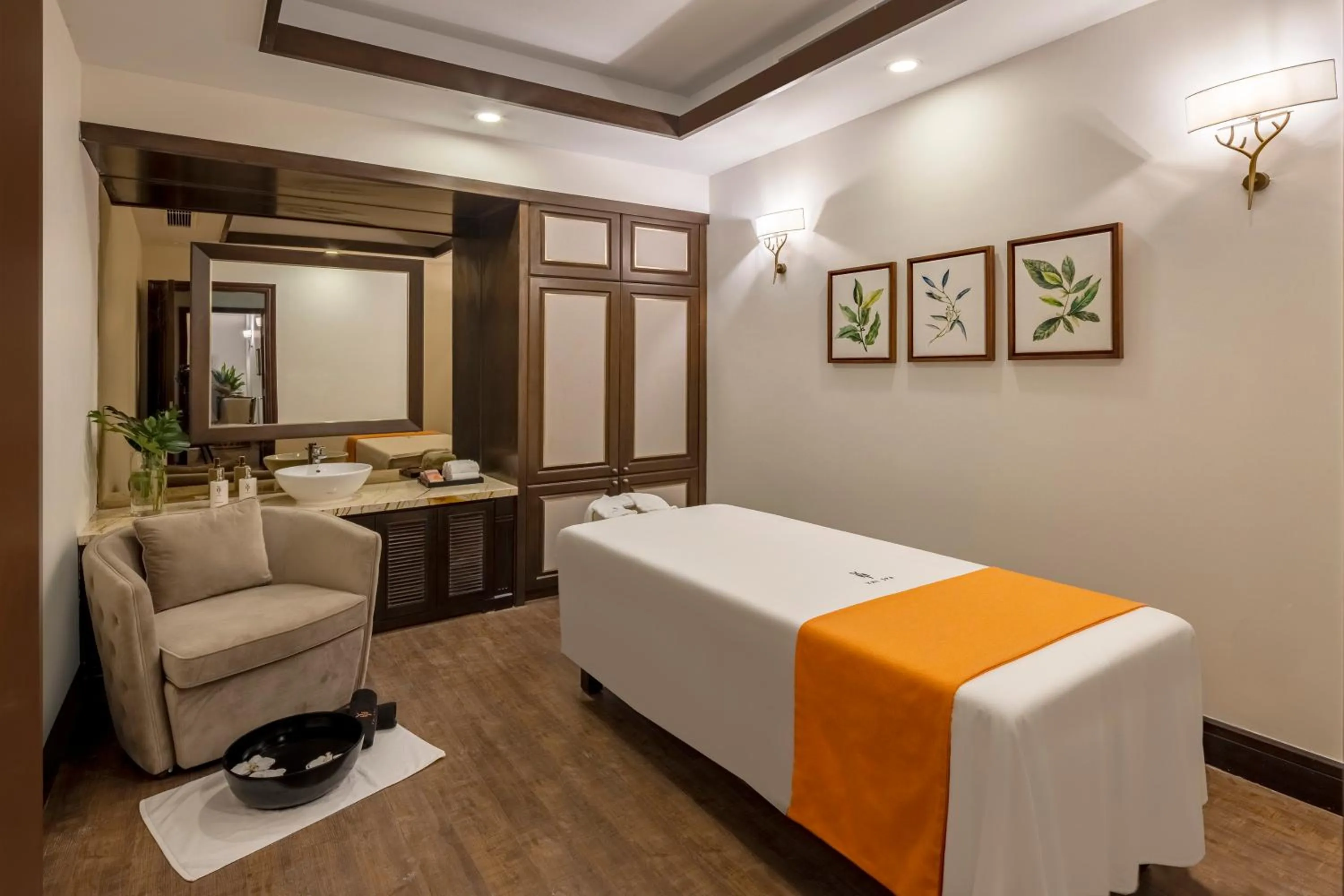 Spa and wellness centre/facilities, Bed in Meliá Vinpearl Hai Phong Rivera