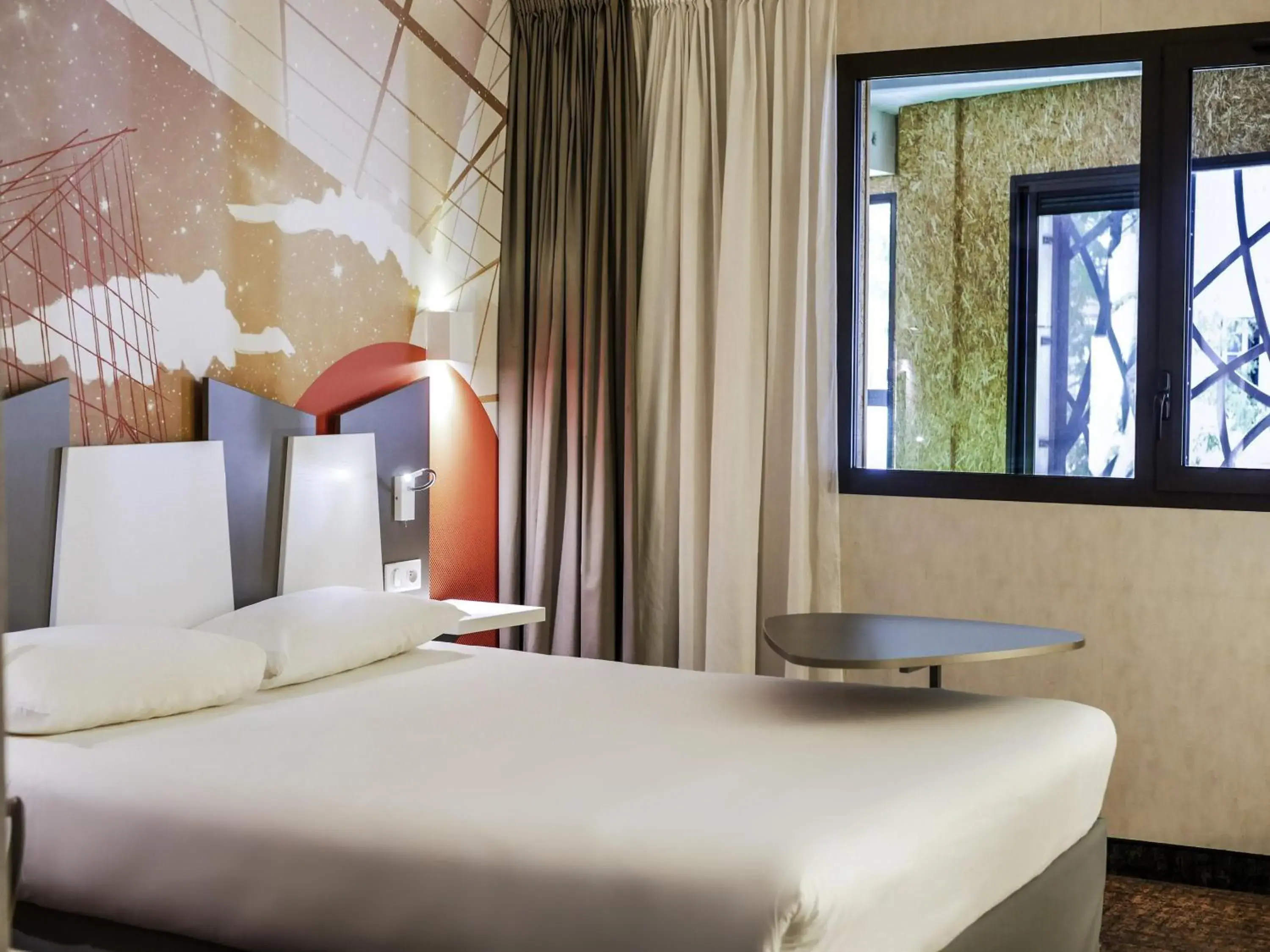 Bedroom, Bed in ibis Styles Poitiers Centre Bedroom, Bed in ibis Styles Poitiers Centre