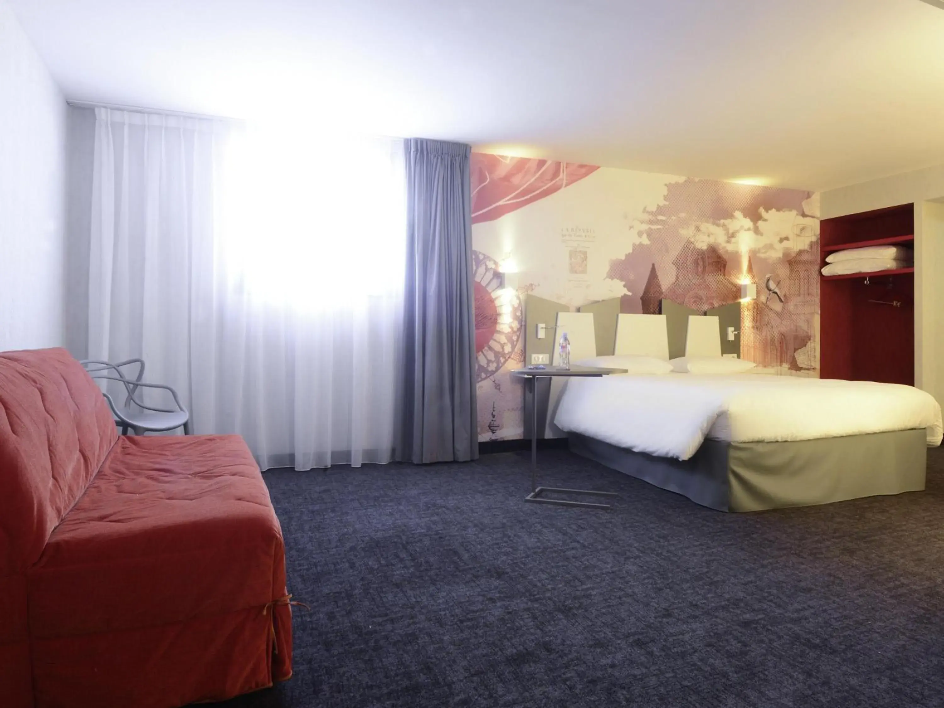 Bedroom, Bed in ibis Styles Poitiers Centre Bedroom, Bed in ibis Styles Poitiers Centre